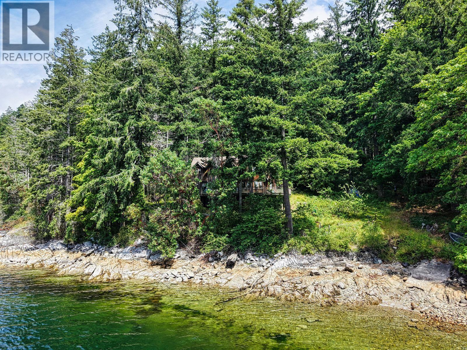6787 Sechelt Inlet Road Property Photo 4