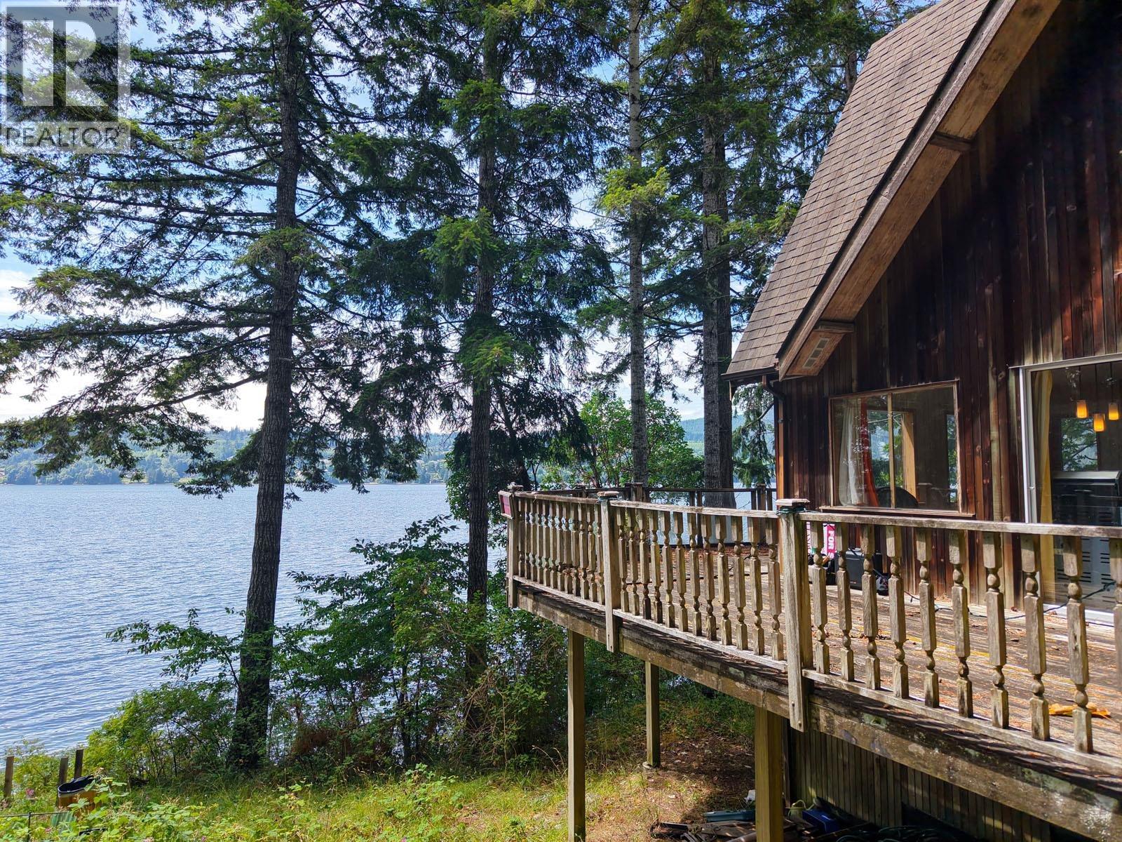 6787 Sechelt Inlet Road Property Photo 6