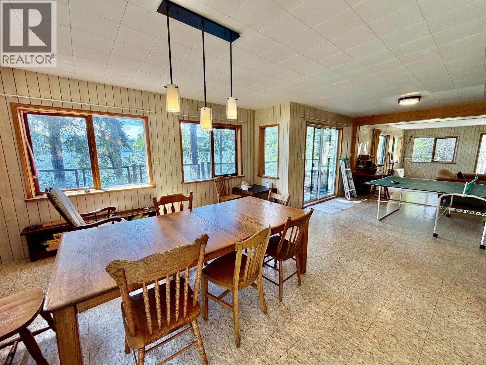 6787 Sechelt Inlet Road Property Photo 11