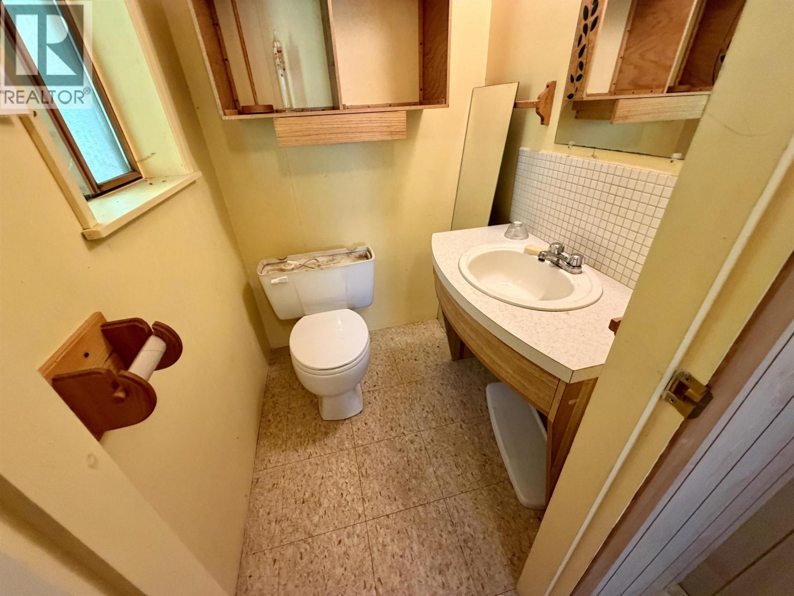 6787 Sechelt Inlet Road Property Photo 18