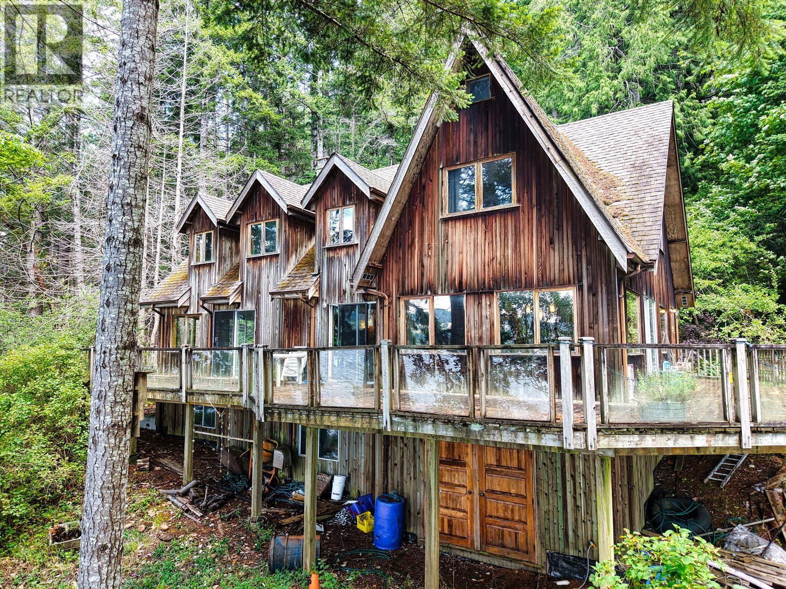 6787 Sechelt Inlet Road Property Photo 32