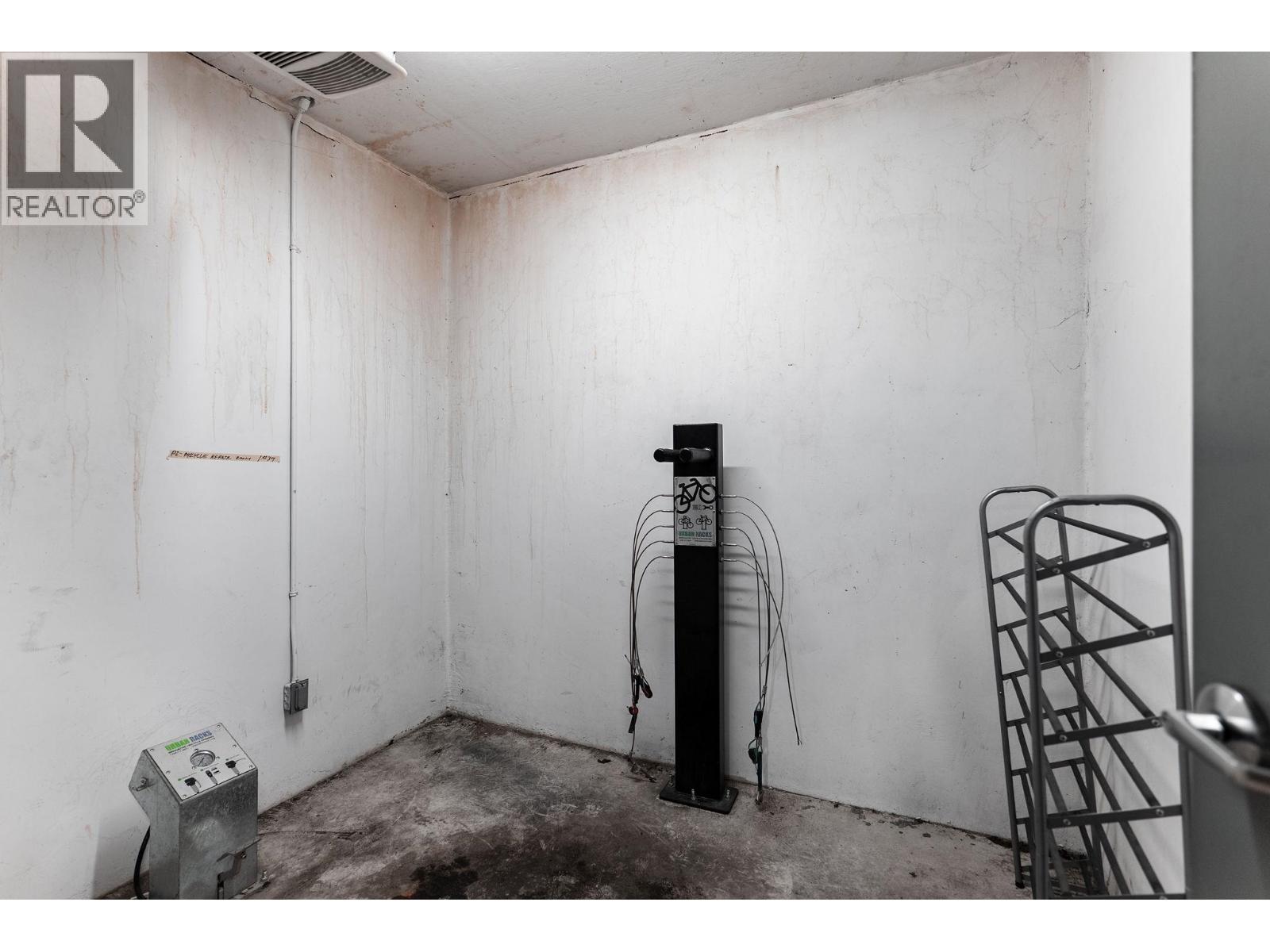206 707 Como Lake Avenue Property Photo 33