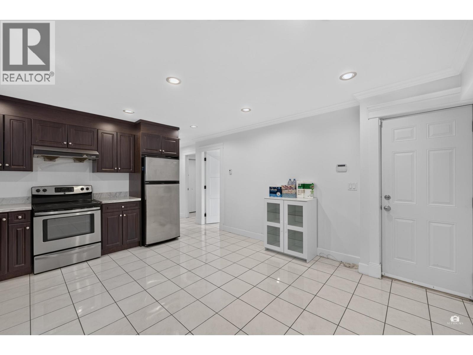 3873 Pine Street Property Photo 27