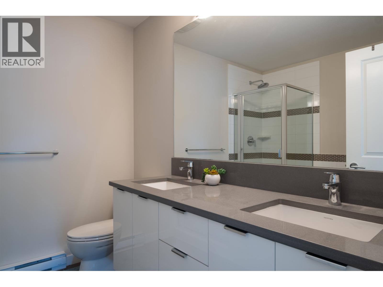 42 9728 Alexandra Road Property Photo 13
