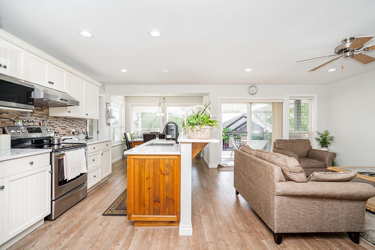 3659 Greendale Court Property Photo 4