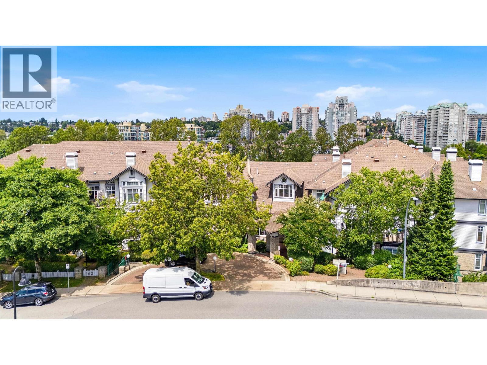 407 83 STAR CRESCENT Property Photo 1
