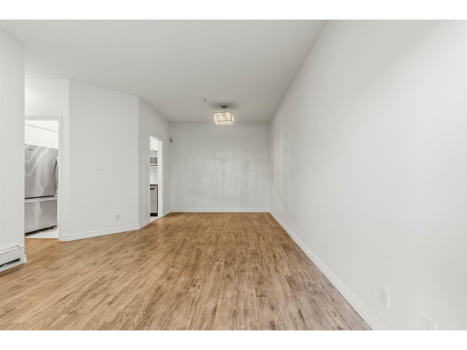 203 8142 120a Street Property Photo 7