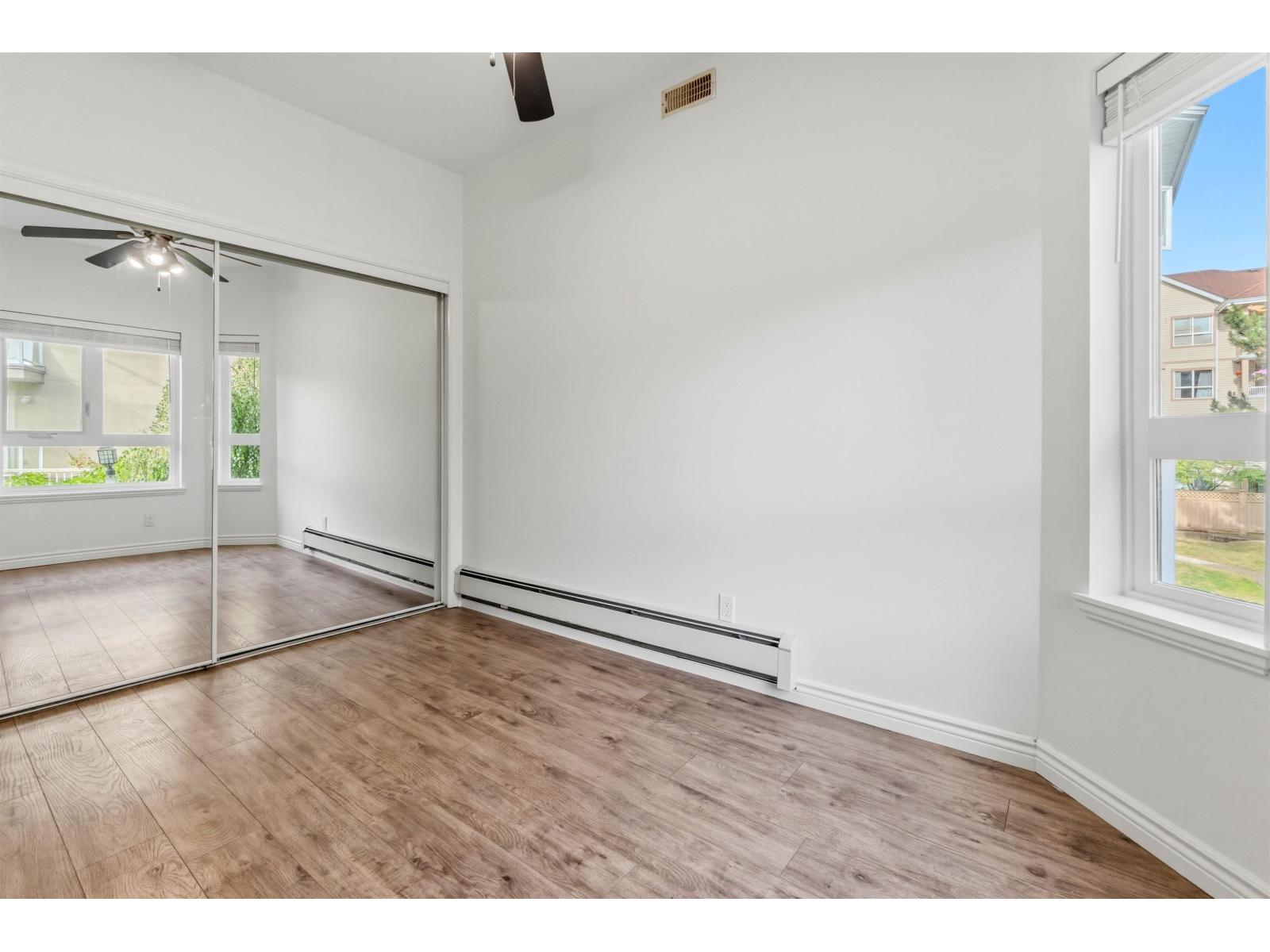 203 8142 120a Street Property Photo 17