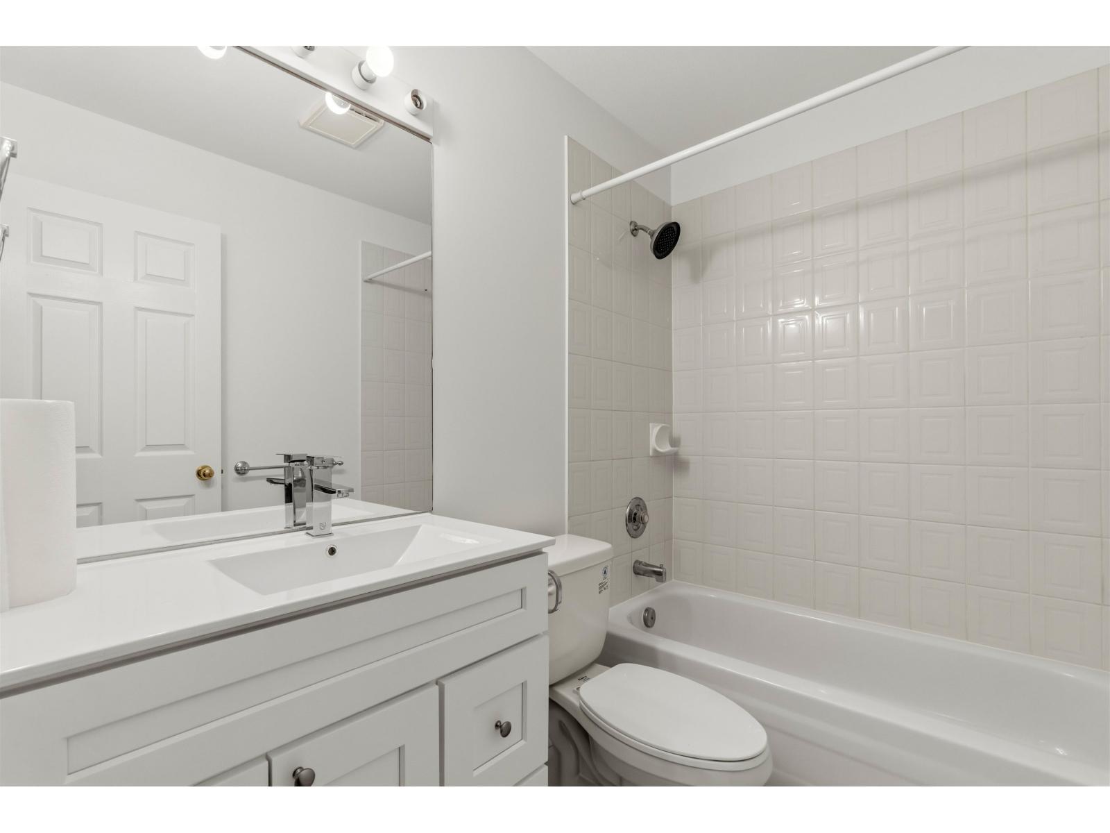 203 8142 120a Street Property Photo 21