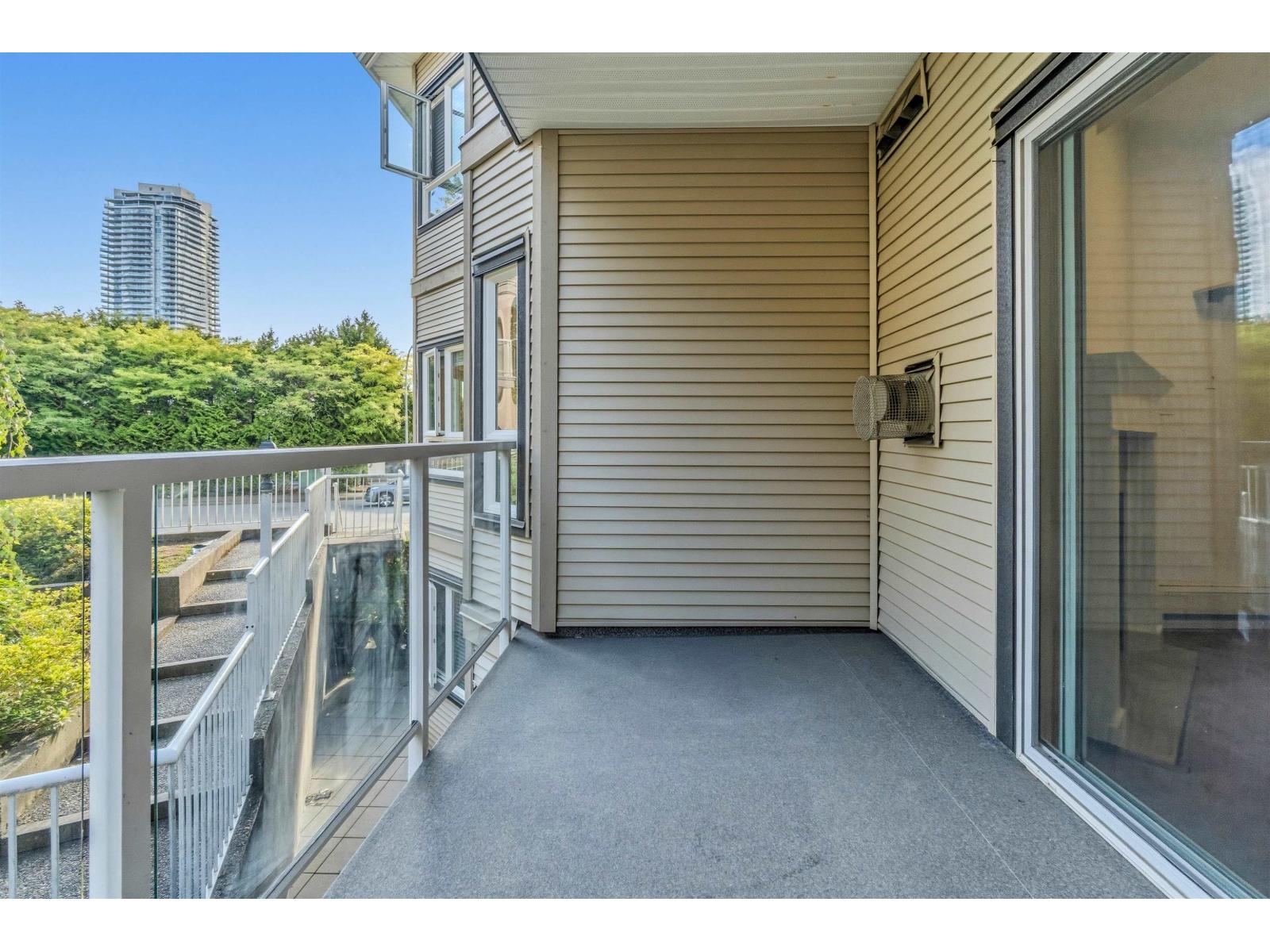 203 8142 120a Street Property Photo 24