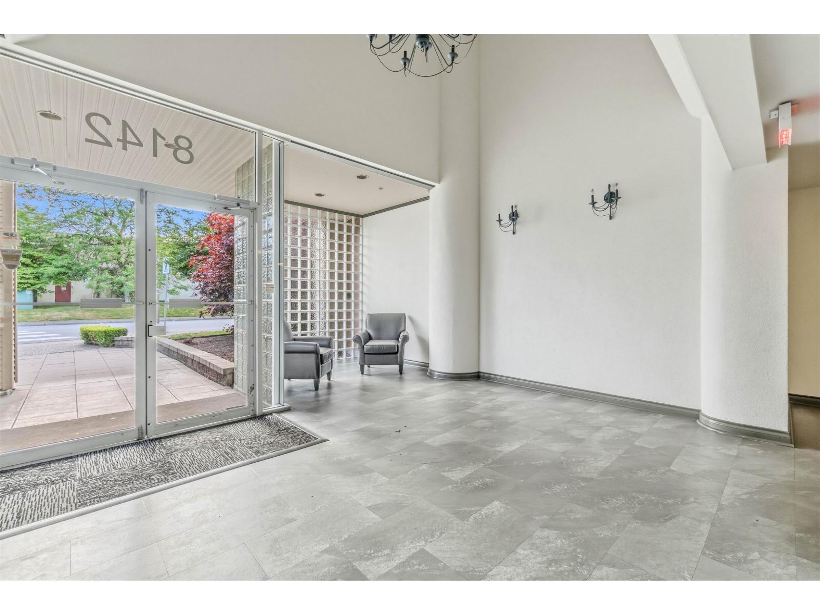 203 8142 120a Street Property Photo 26