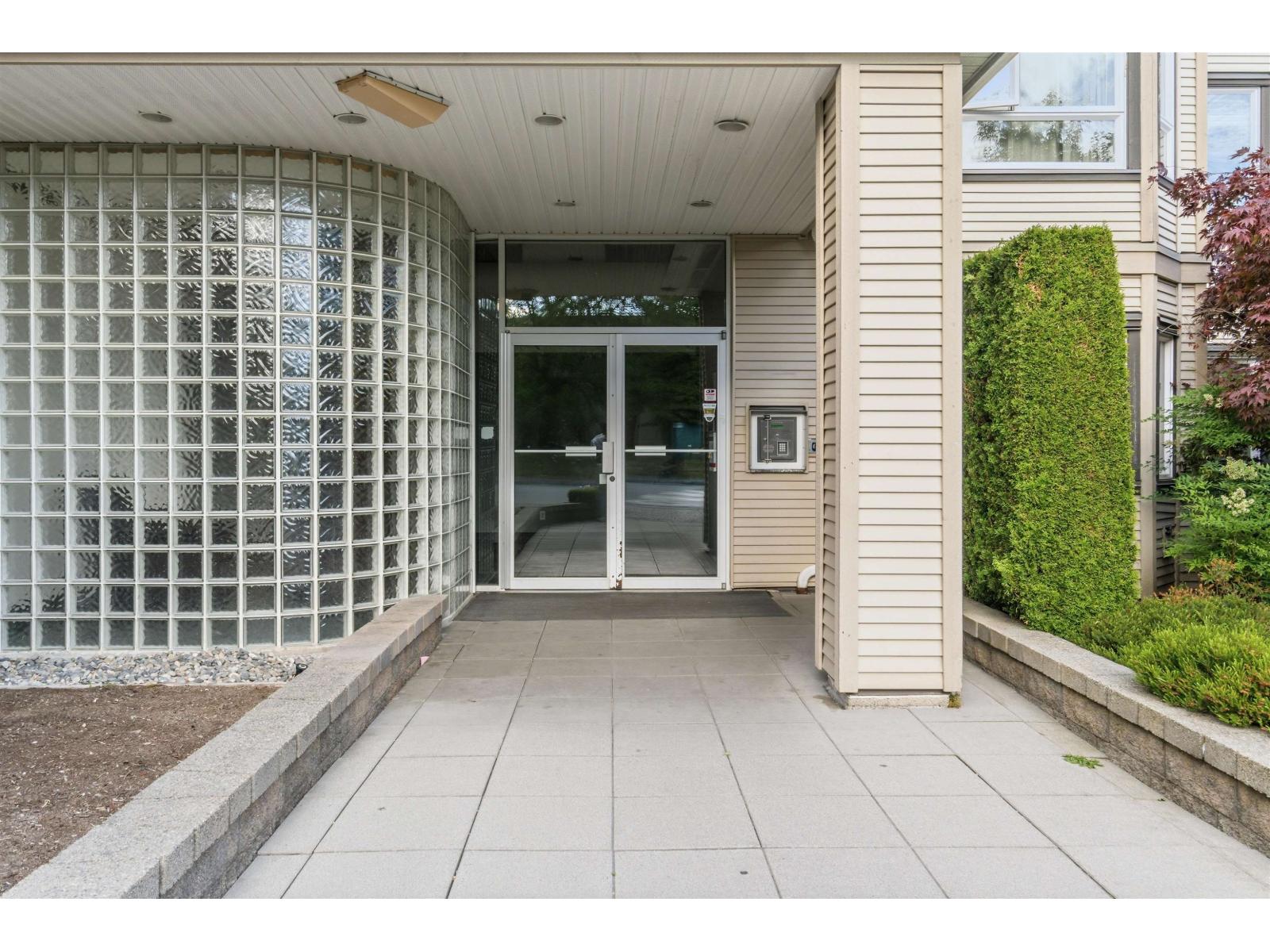203 8142 120a Street Property Photo 31