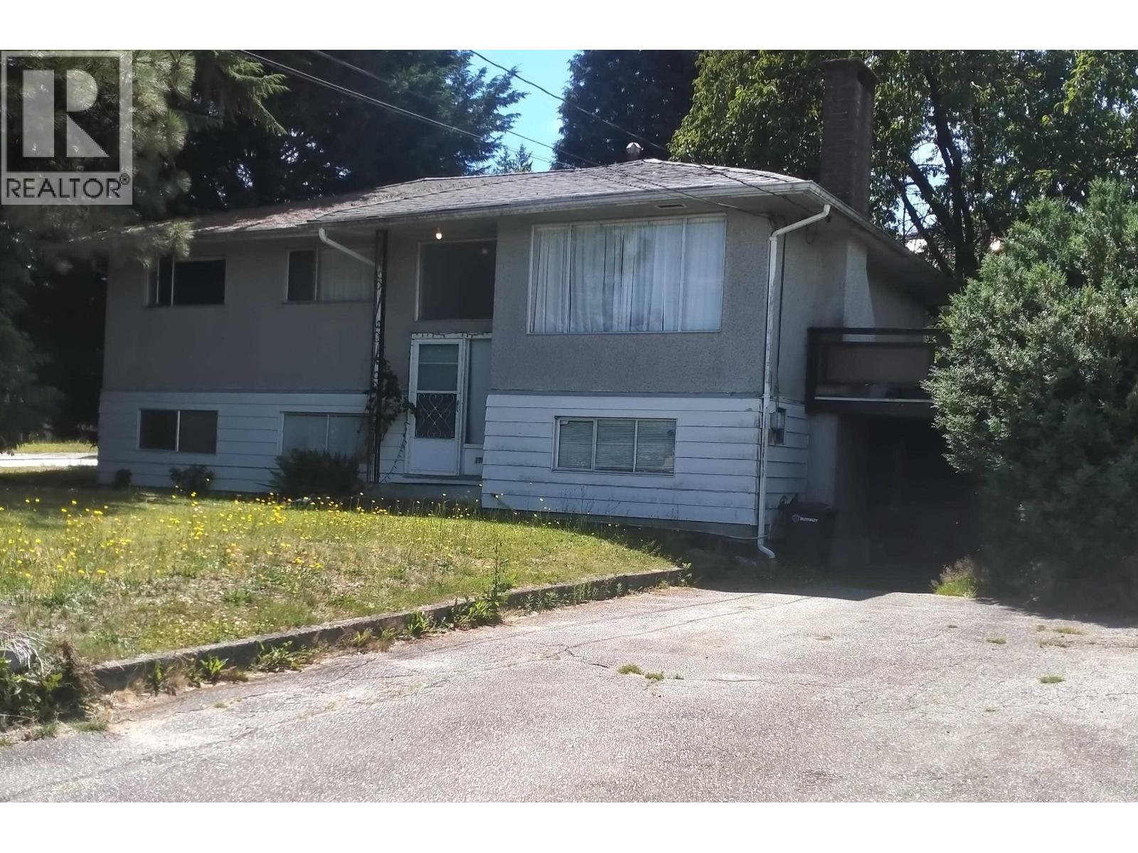 7289 4th Street Property Photo 2