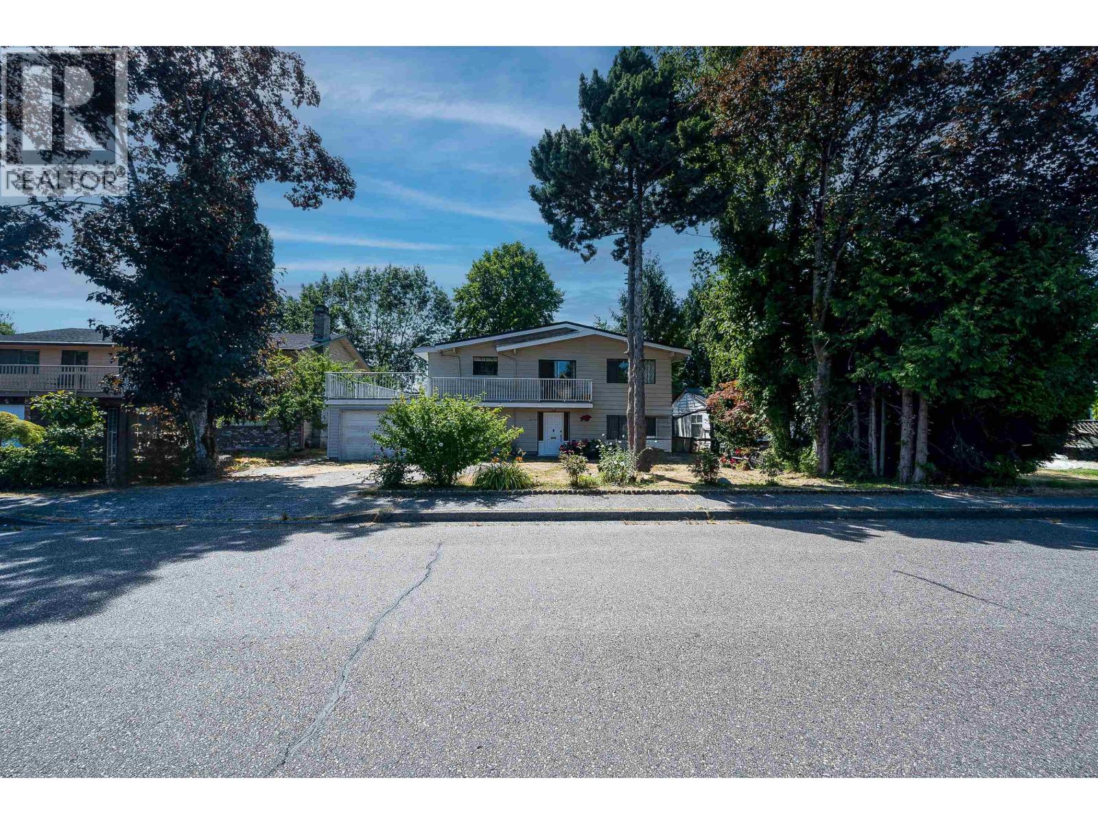 10240 Algonquin Drive Property Photo 3