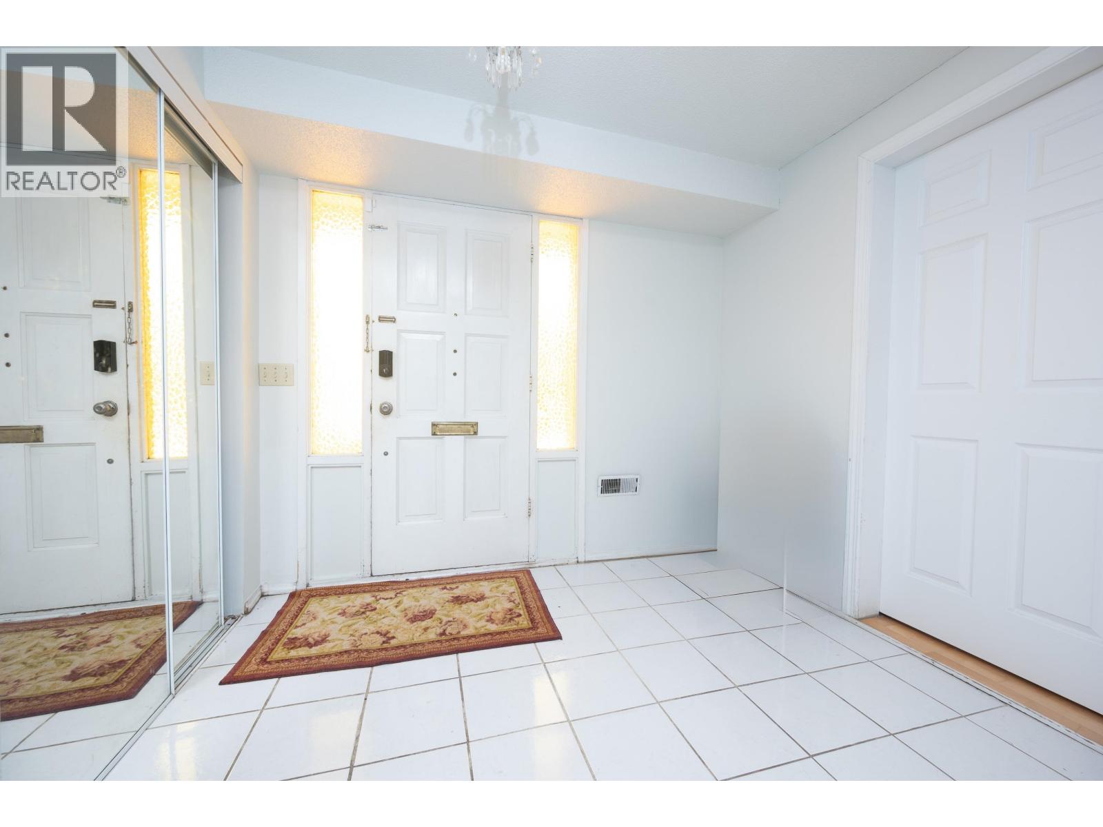 10240 Algonquin Drive Property Photo 4