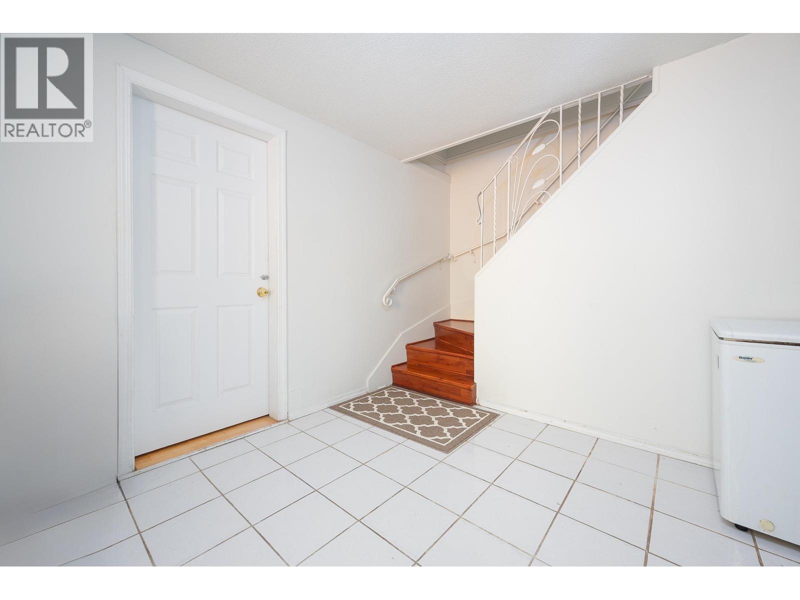10240 Algonquin Drive Property Photo 5