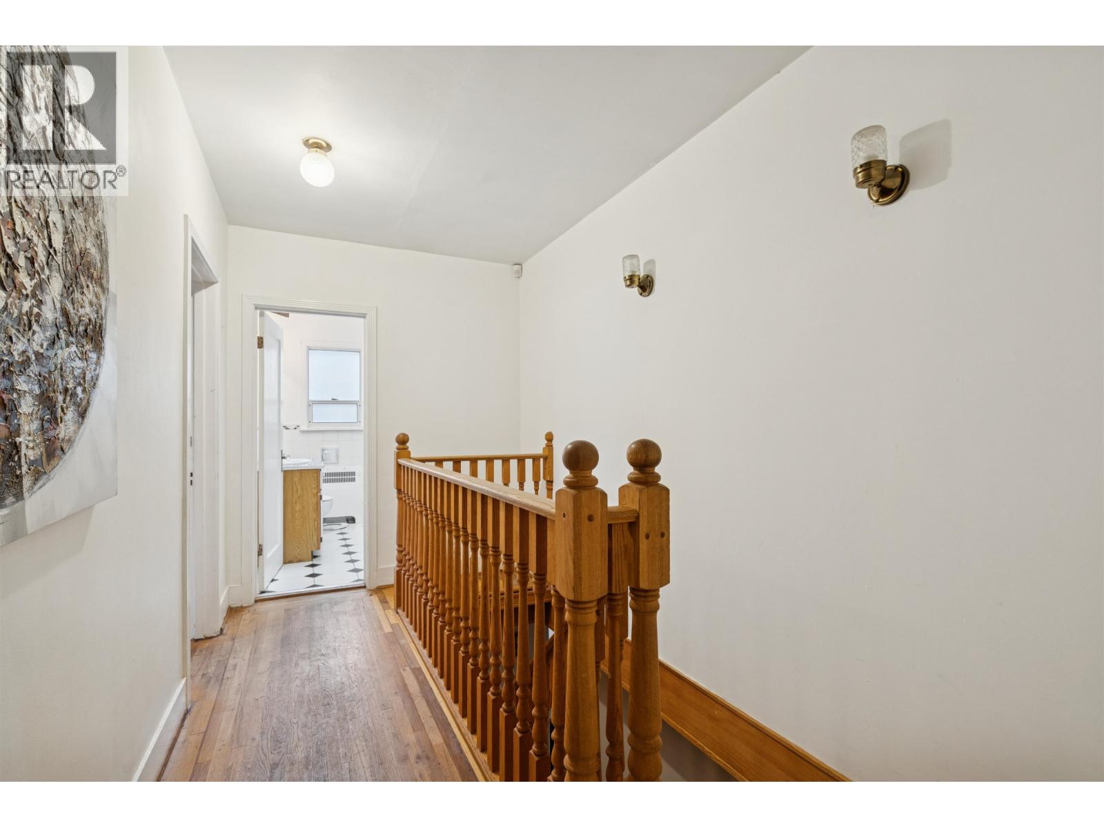 1830 W 33rd Avenue Property Photo 16