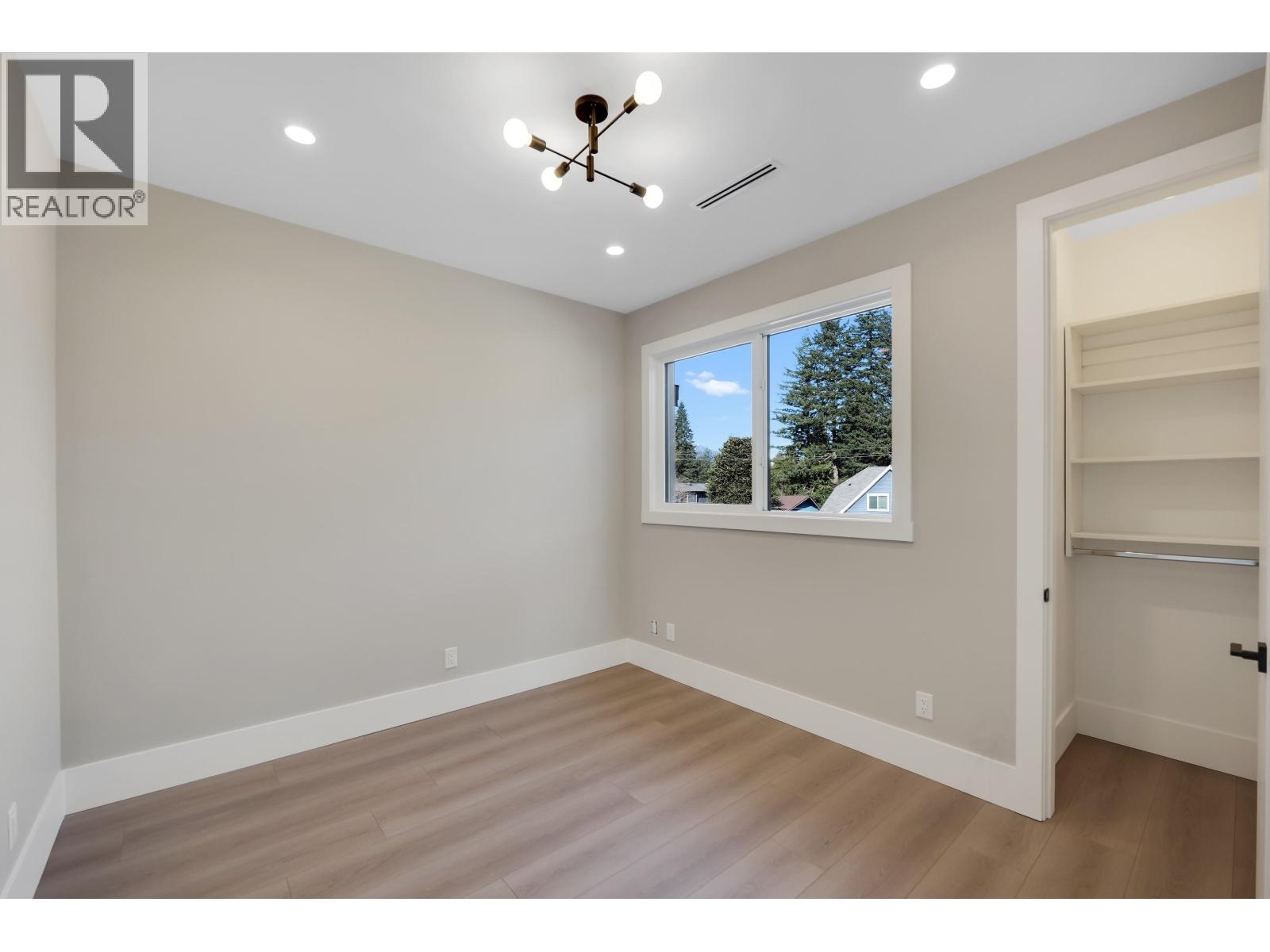 1352 Judd Road Property Photo 6