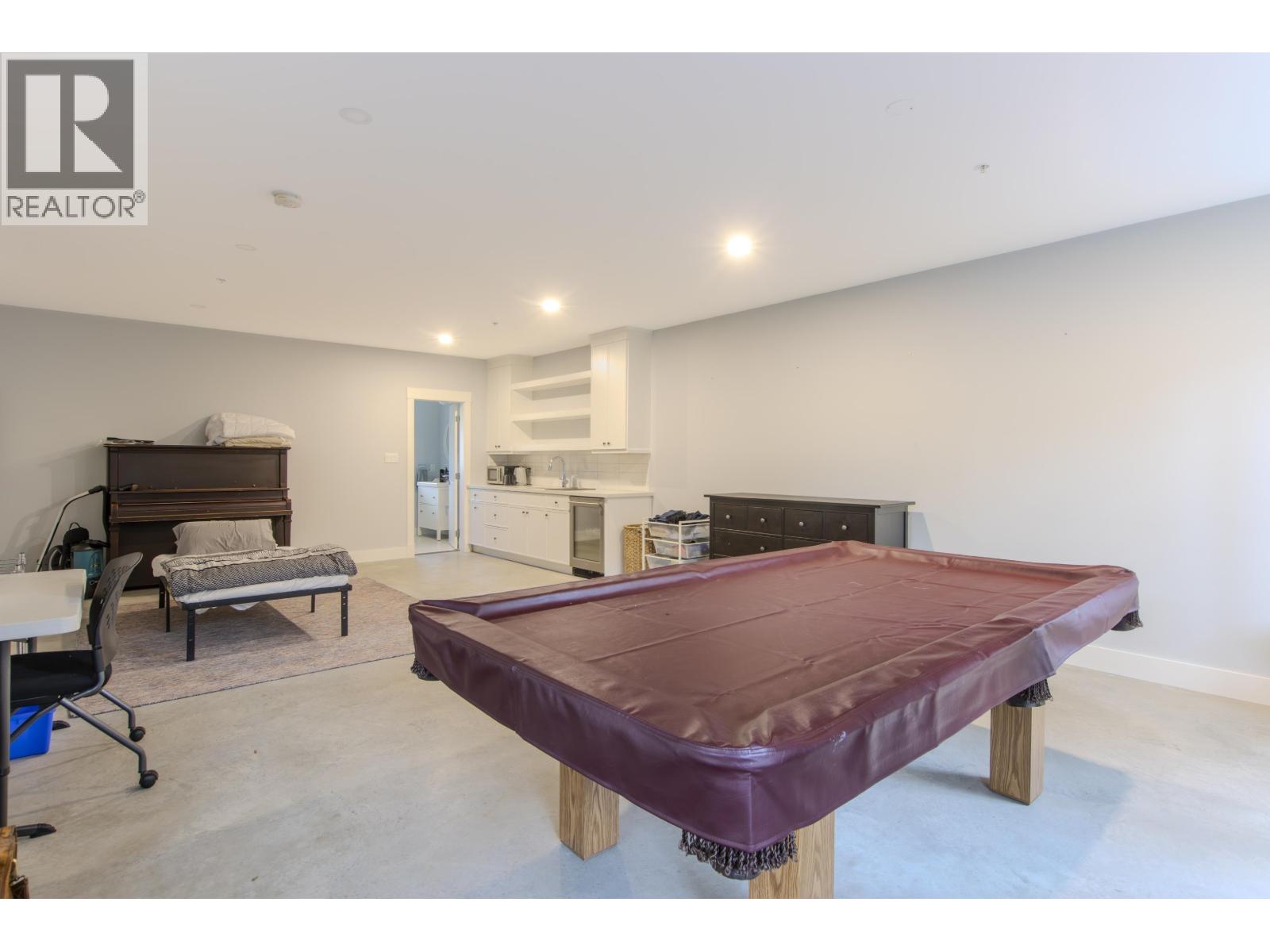 41281 Meadow Avenue Property Photo 21