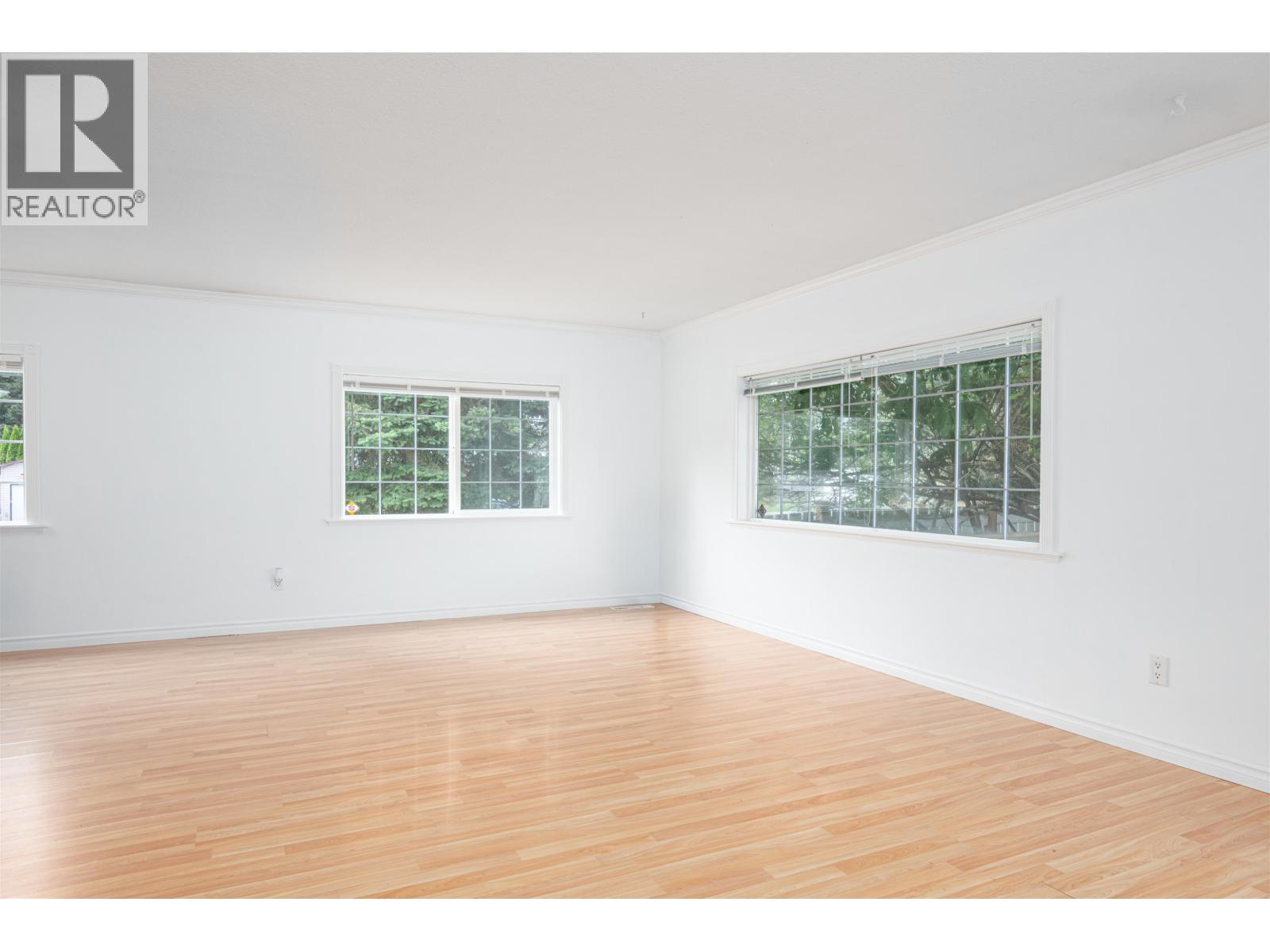 7167 Kennedy Crescent Property Photo 11