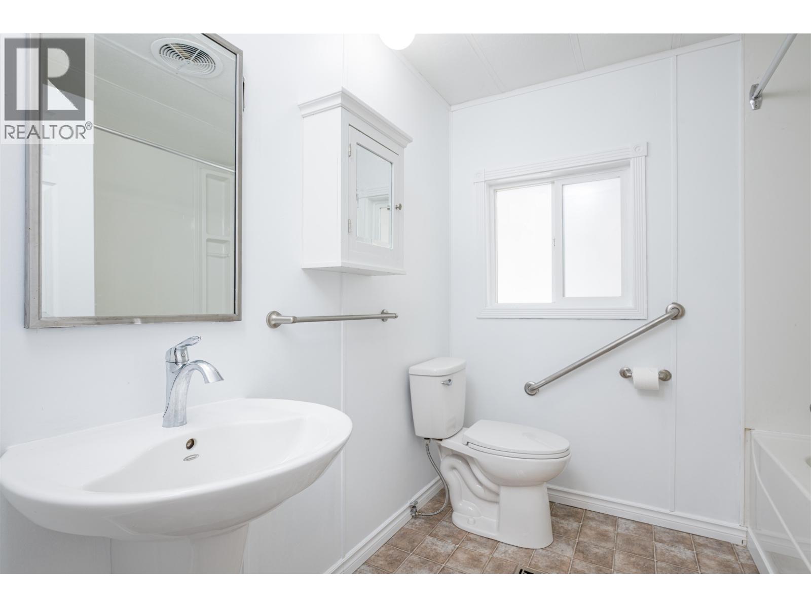 7167 Kennedy Crescent Property Photo 16
