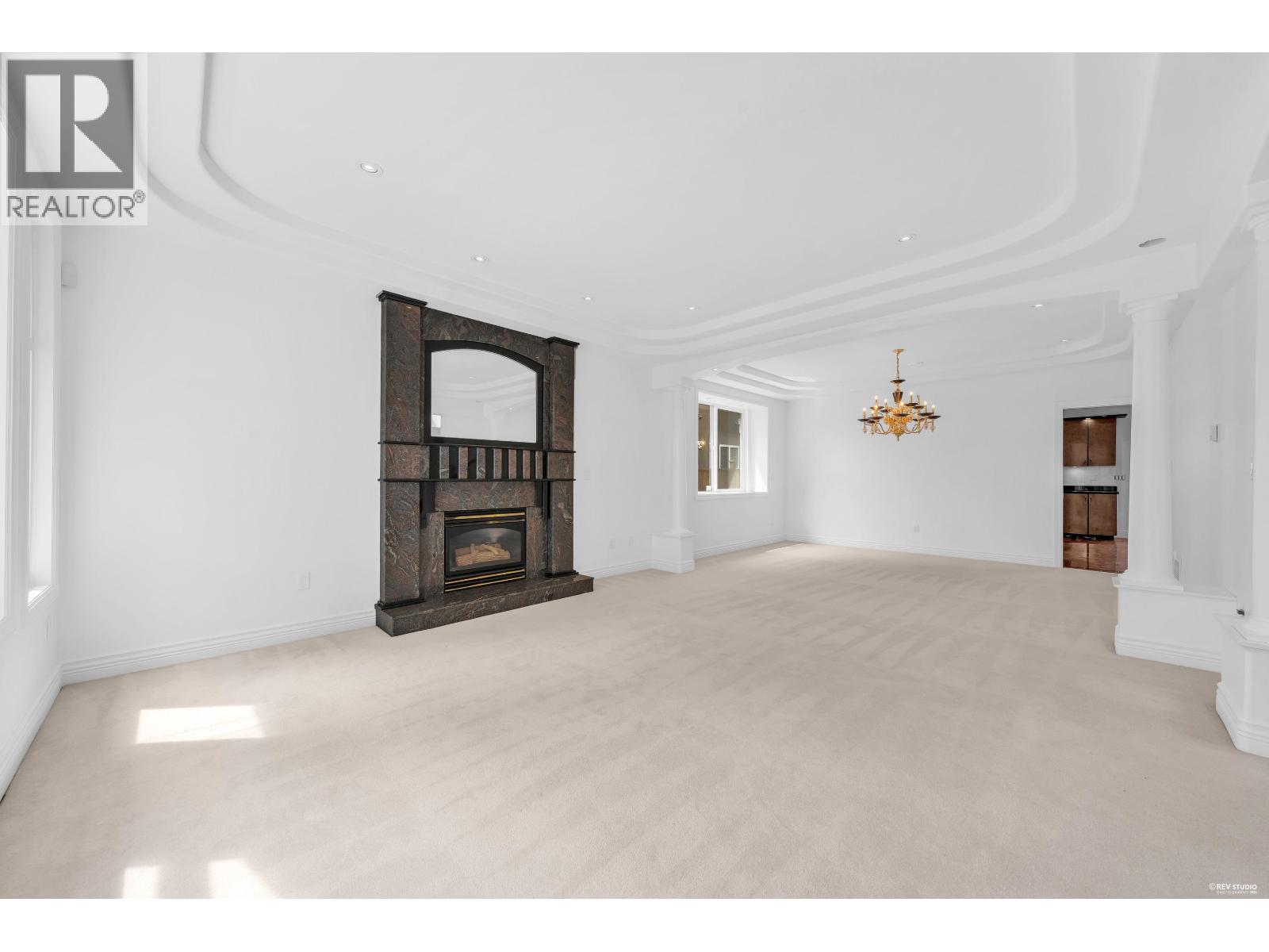 6091 Selma Avenue Property Photo 12
