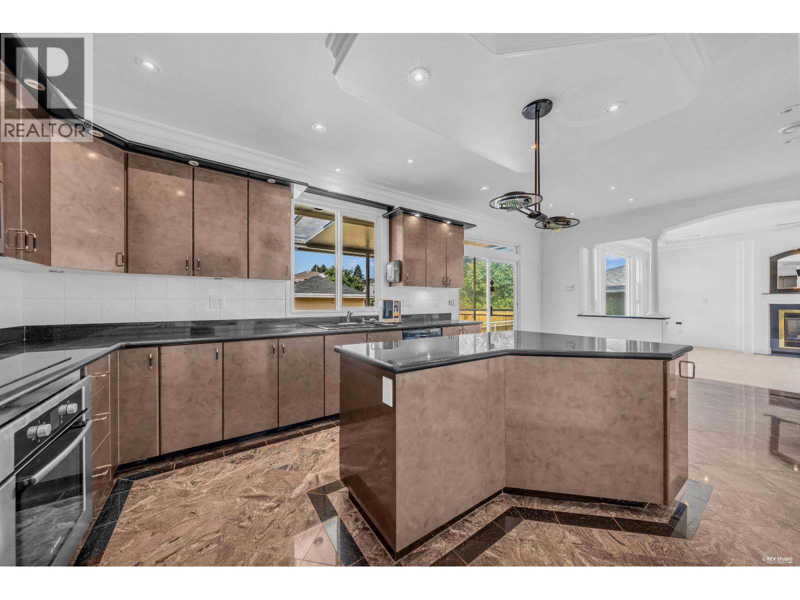 6091 Selma Avenue Property Photo 17