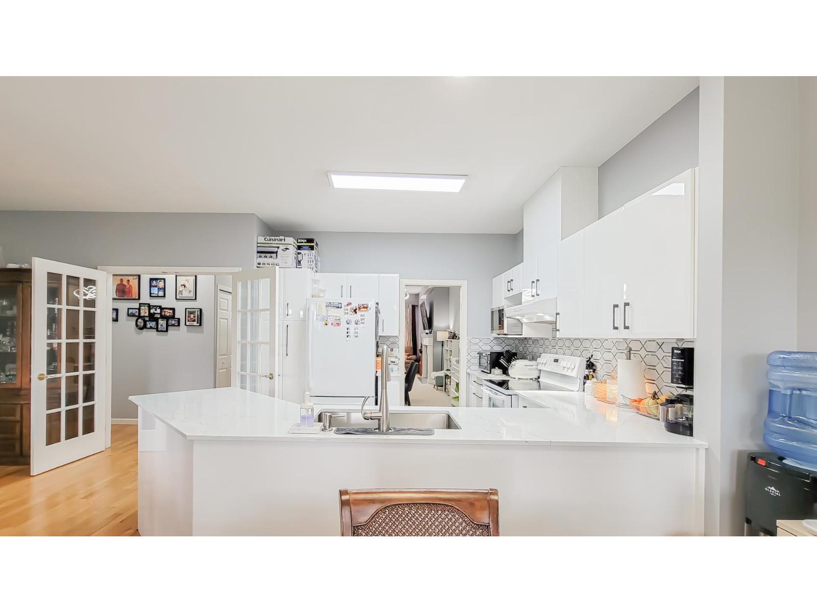 19 15677 24 Avenue Property Photo 10