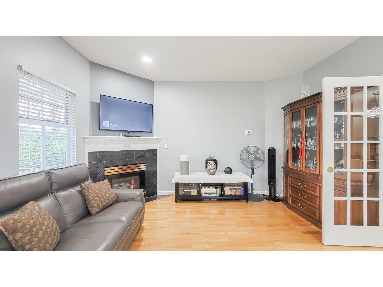 19 15677 24 Avenue Property Photo 12
