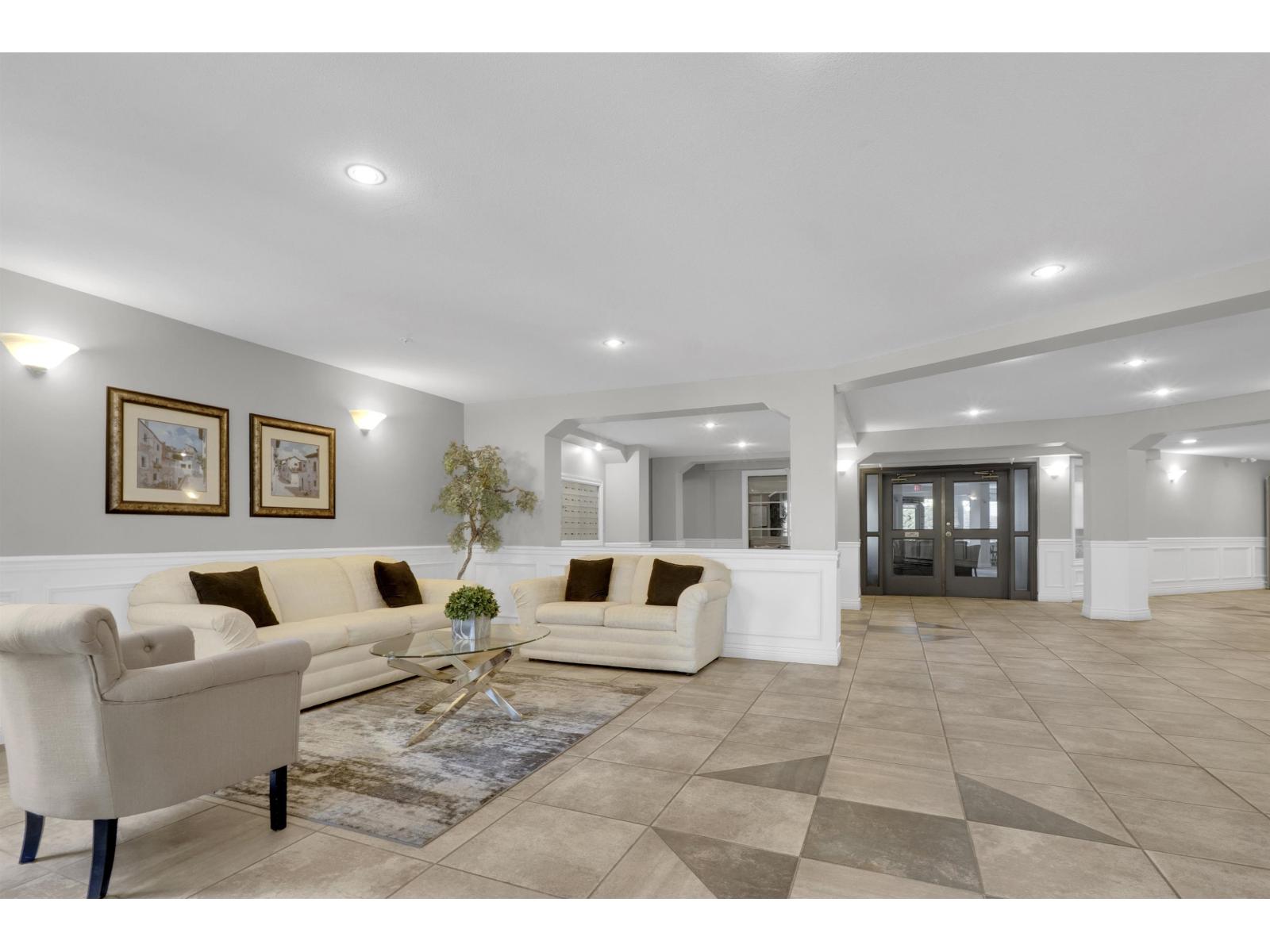 315 20448 Park Avenue Property Photo 6