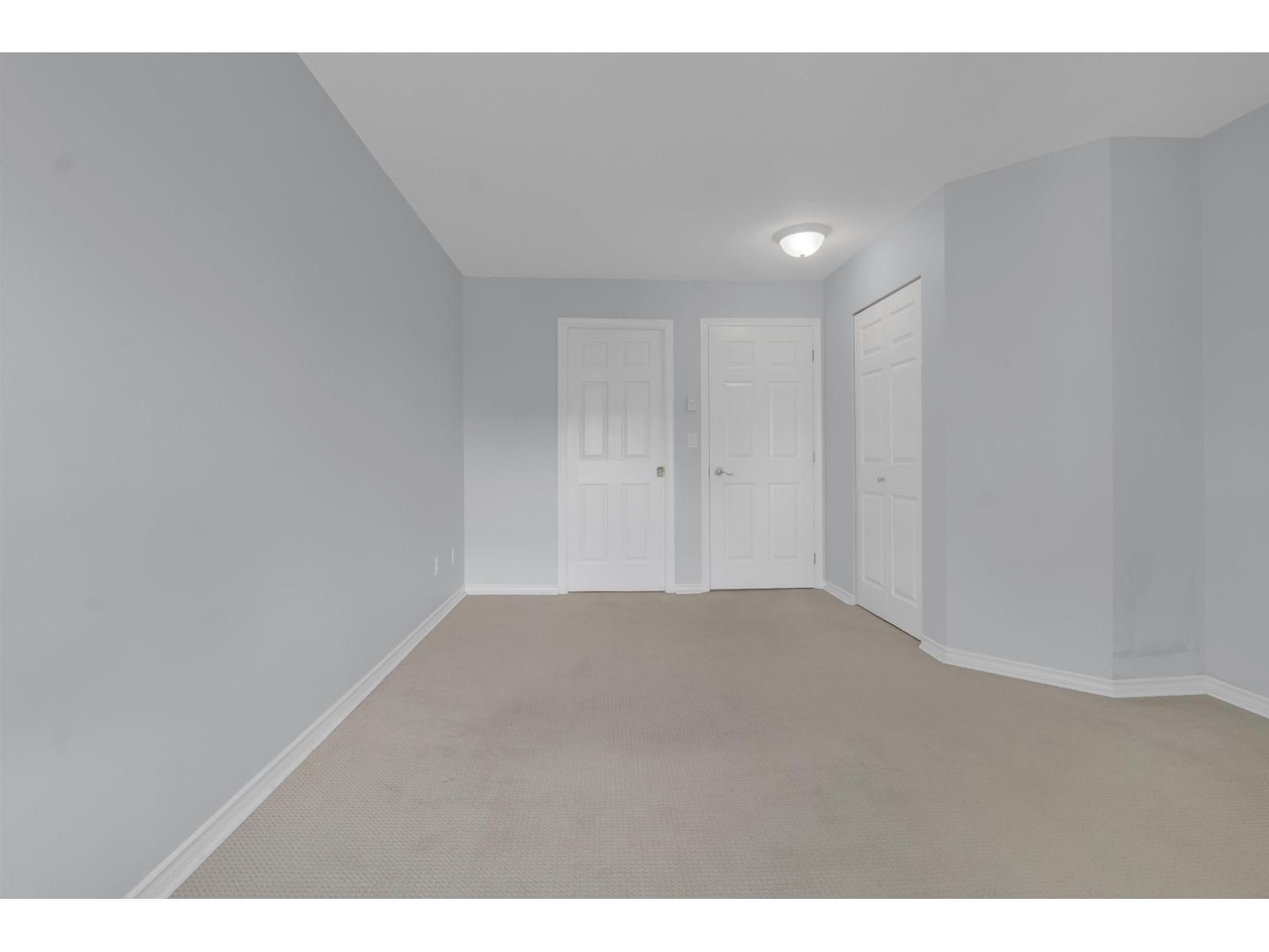 315 20448 Park Avenue Property Photo 15