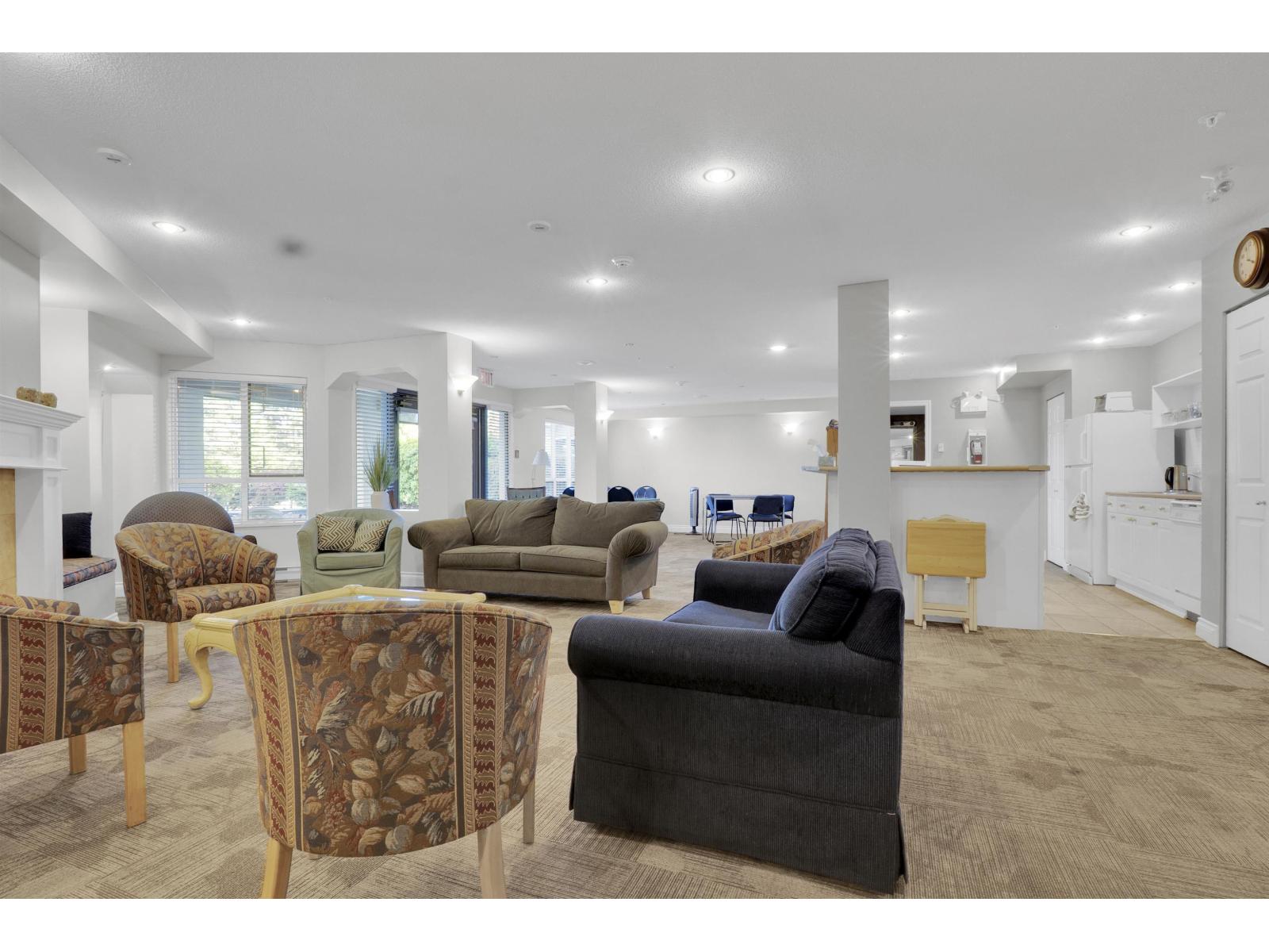 315 20448 Park Avenue Property Photo 17