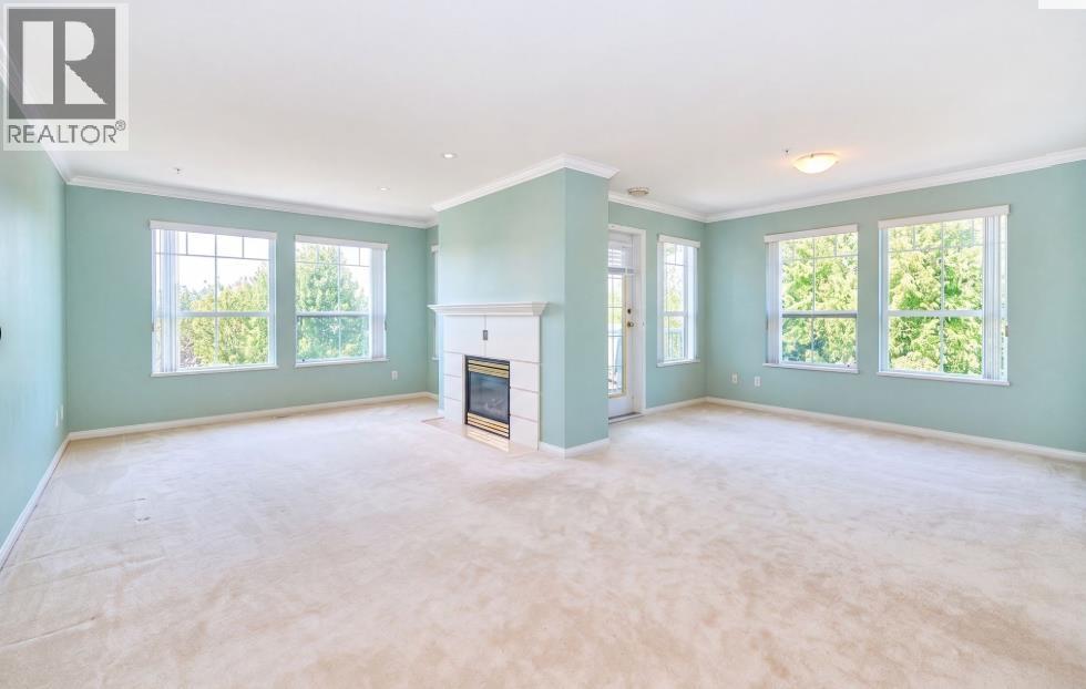 211 12911 Railway Avenue Property Photo 4
