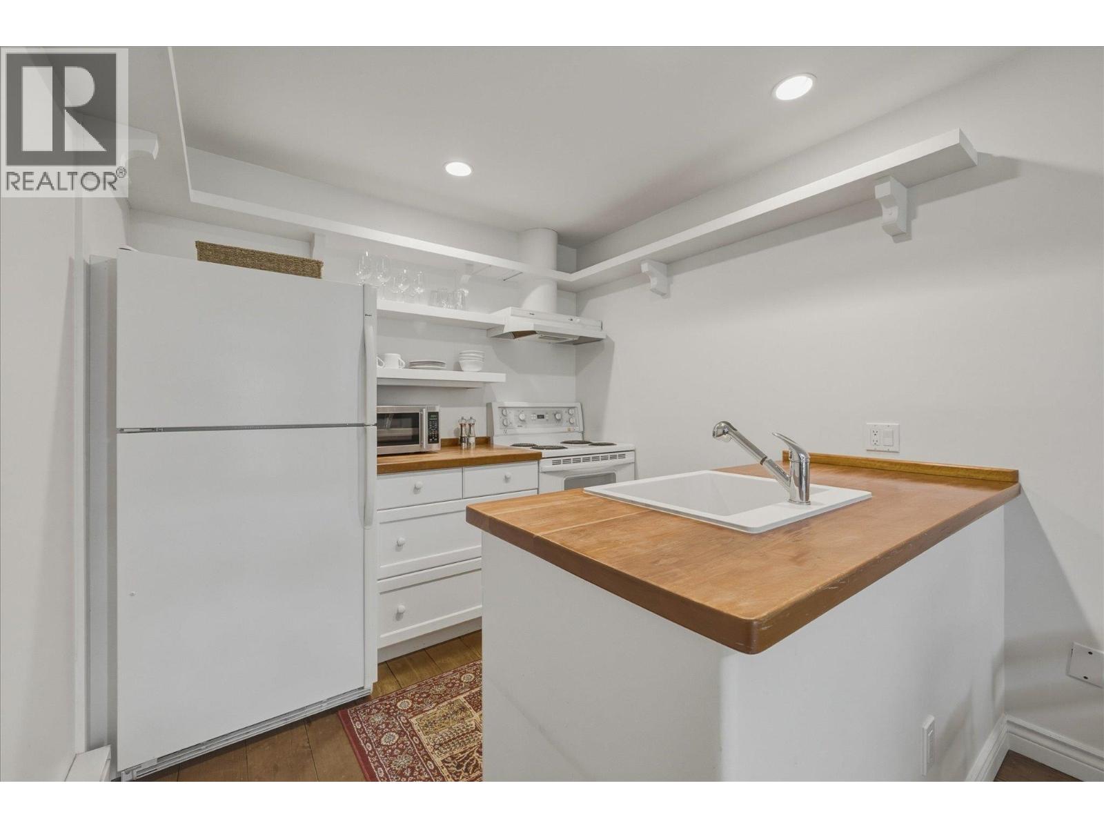 16 4510 Blackcomb Way Property Photo 10