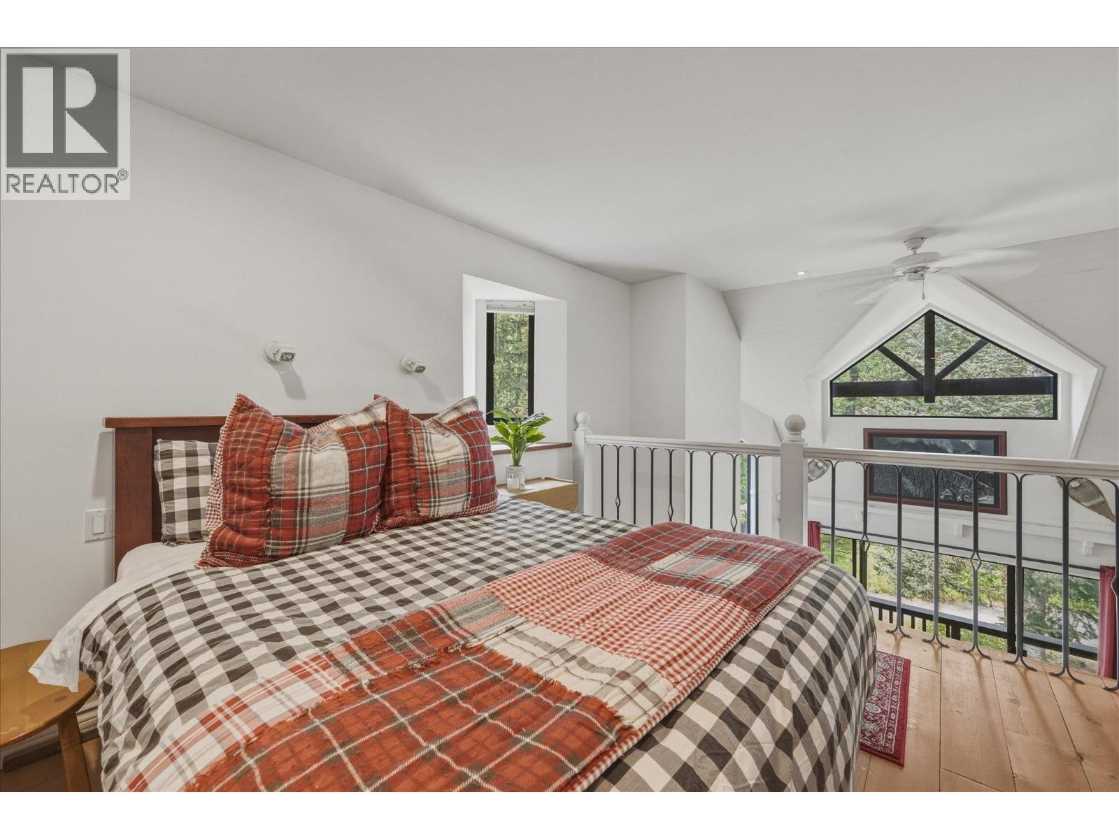 16 4510 Blackcomb Way Property Photo 12