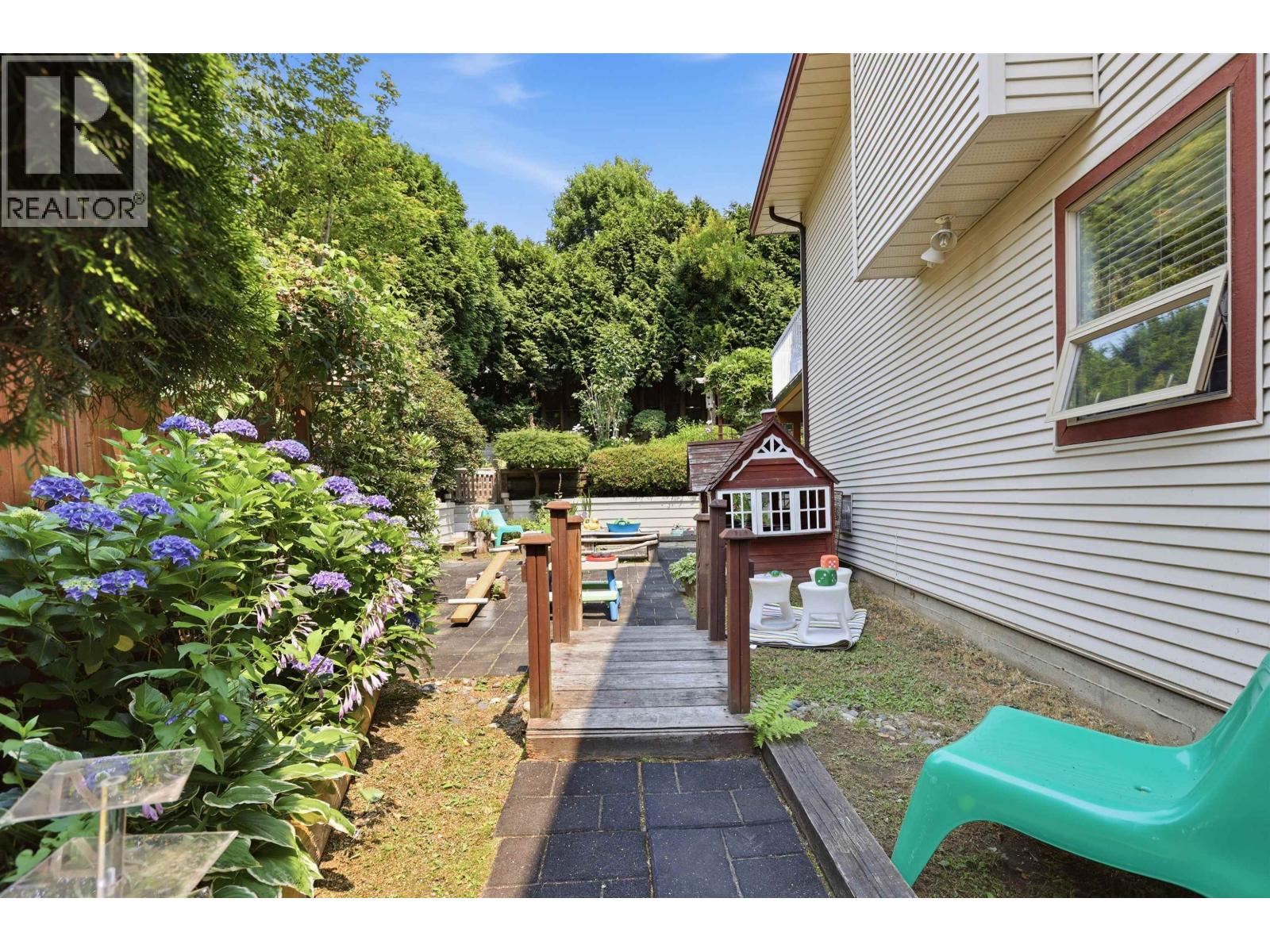 23711 106 Avenue Property Photo 9