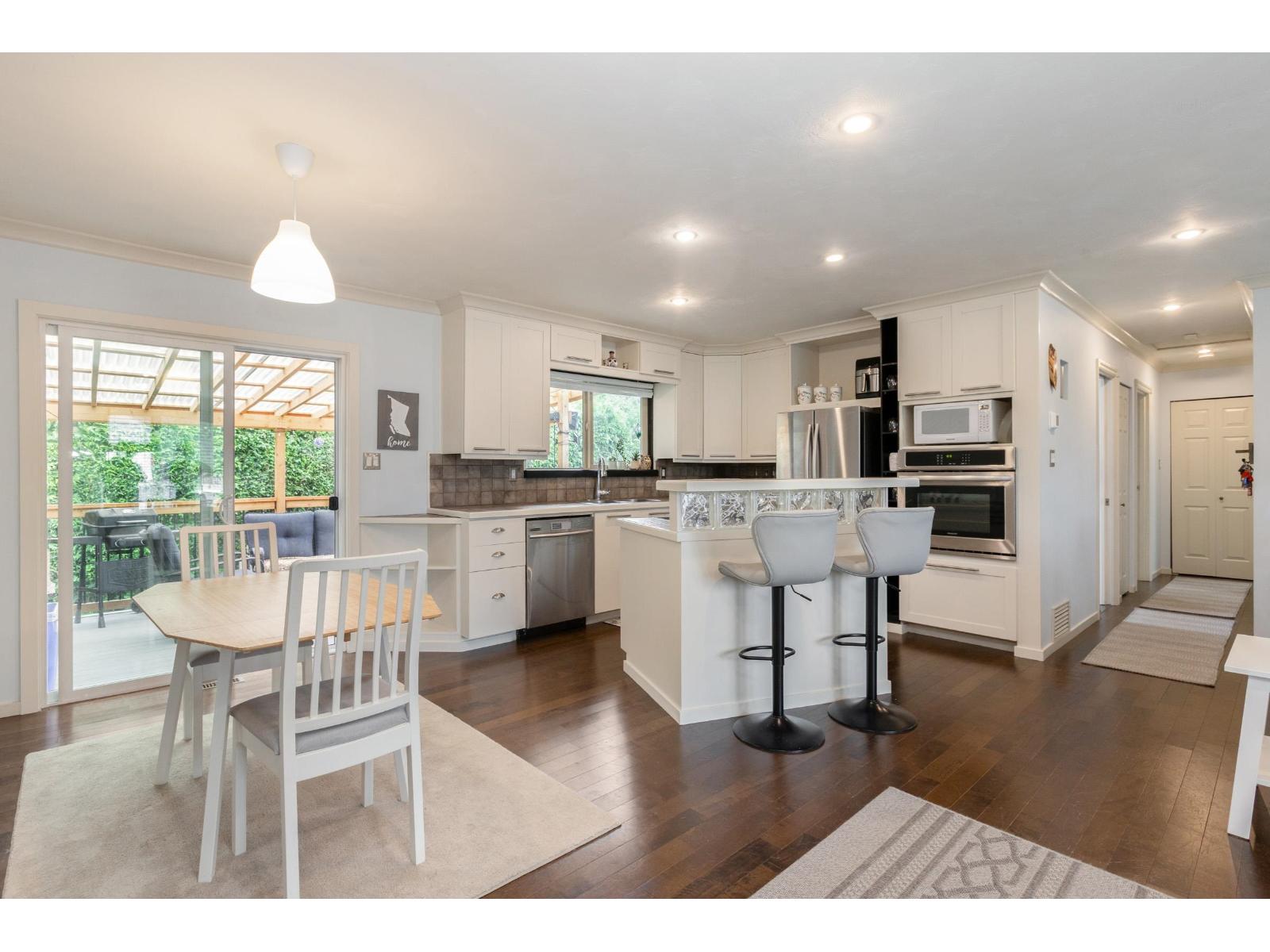 26481 30a Avenue Property Photo 7
