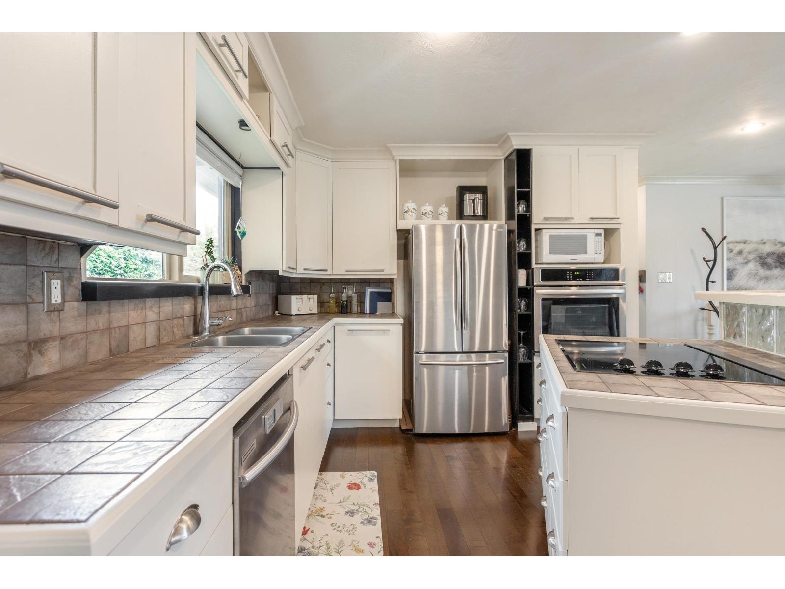 26481 30a Avenue Property Photo 9