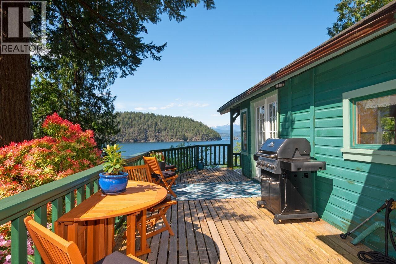 1587 Mount Gardner Road Property Photo 1