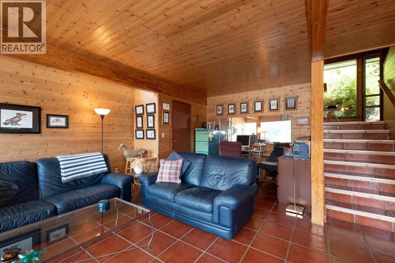 345 David Road Property Photo 4