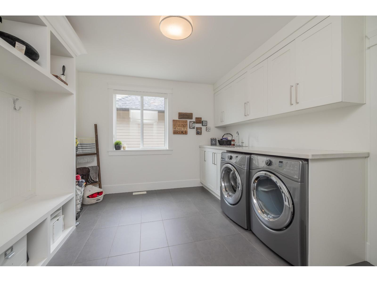 7 24455 61 Avenue Property Photo 28