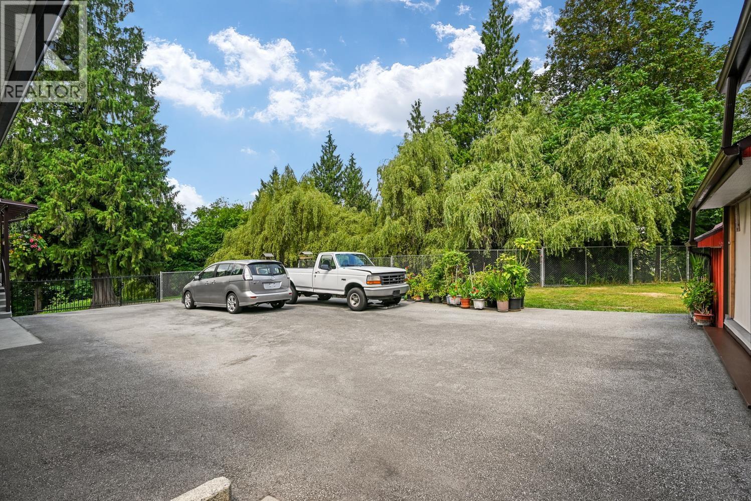 24089 Lougheed Highway Property Photo 6