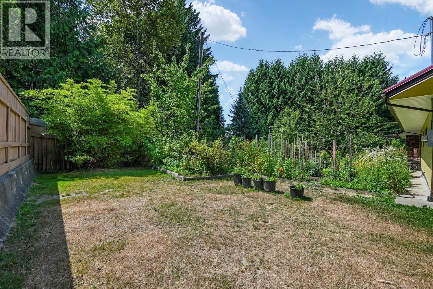 24089 Lougheed Highway Property Photo 7