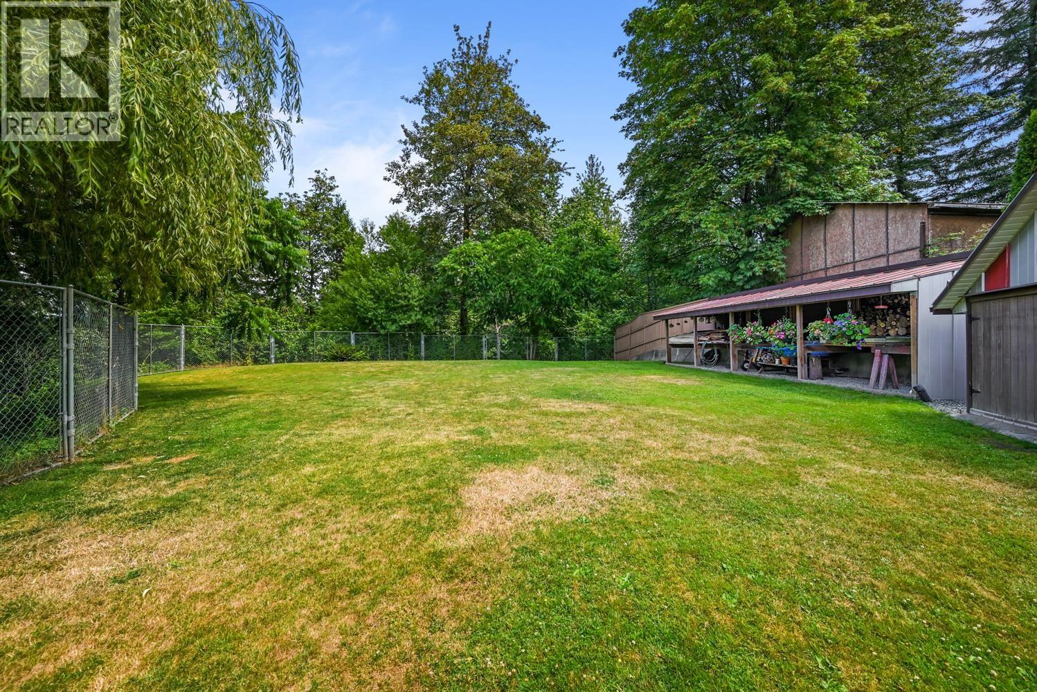 24089 Lougheed Highway Property Photo 9