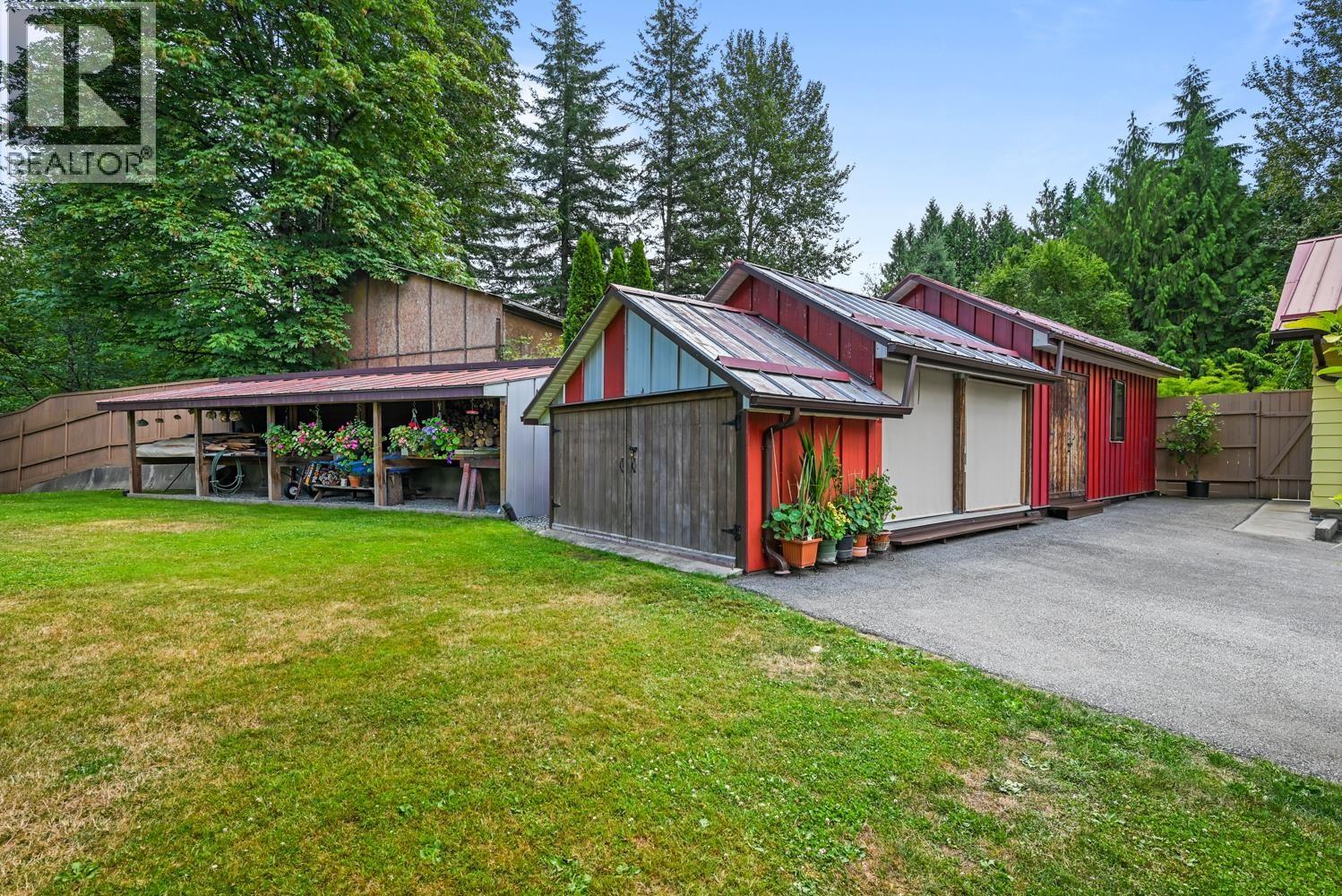 24089 Lougheed Highway Property Photo 11