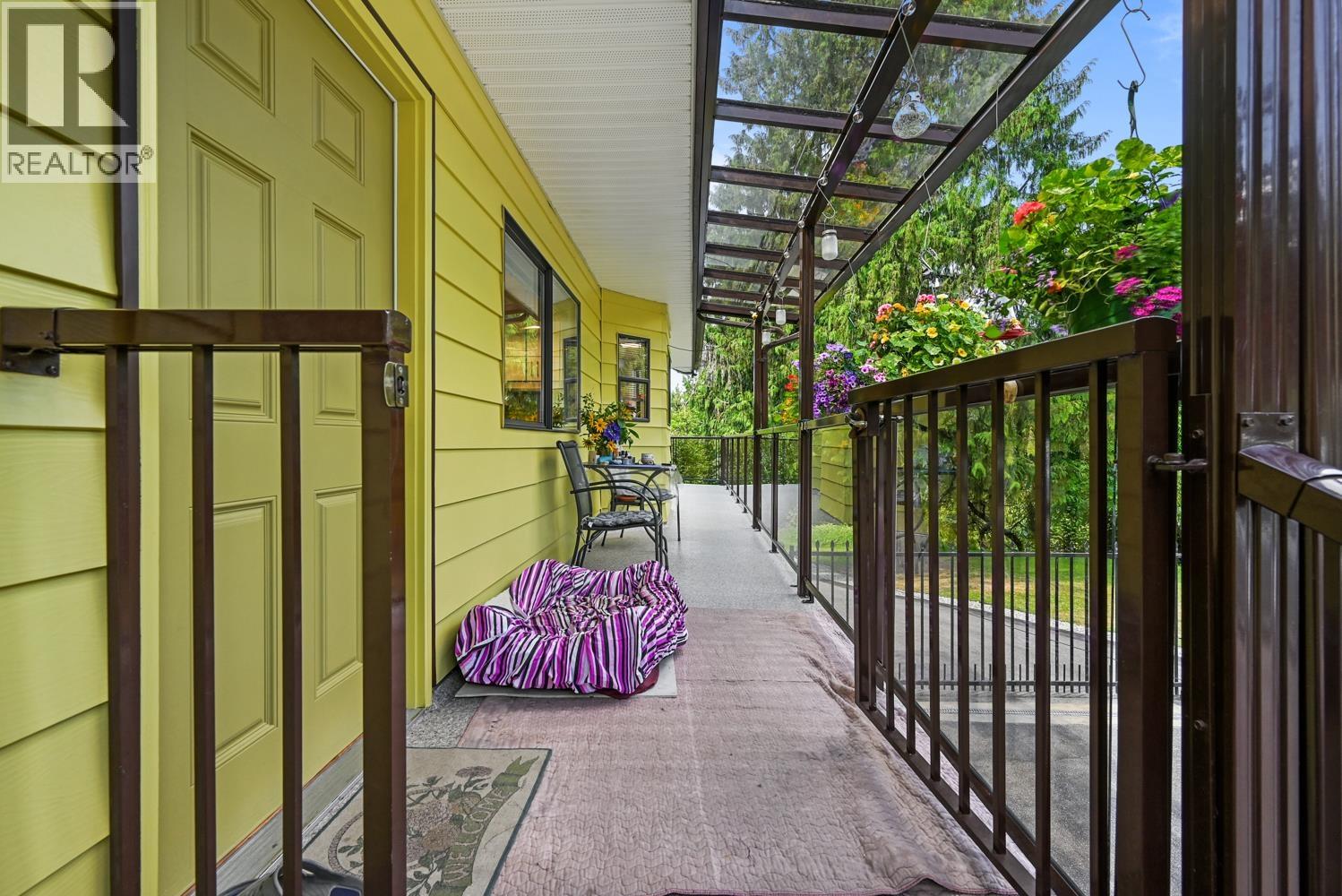 24089 Lougheed Highway Property Photo 13