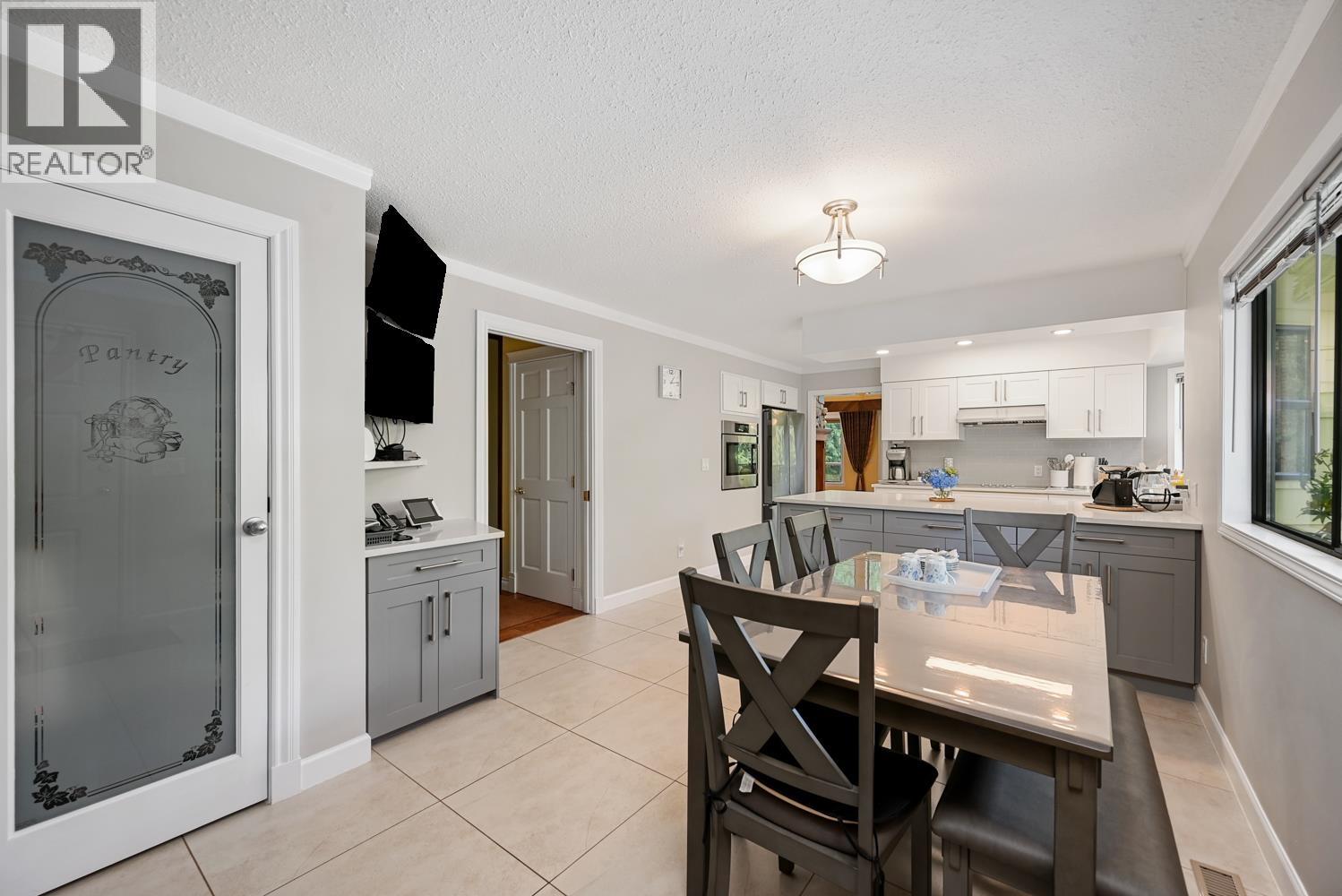 24089 Lougheed Highway Property Photo 15