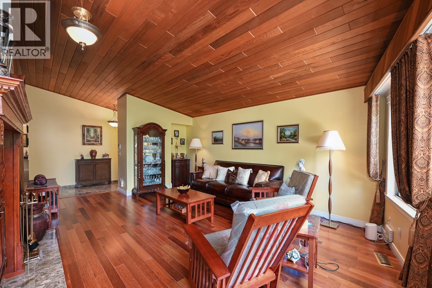 24089 Lougheed Highway Property Photo 22