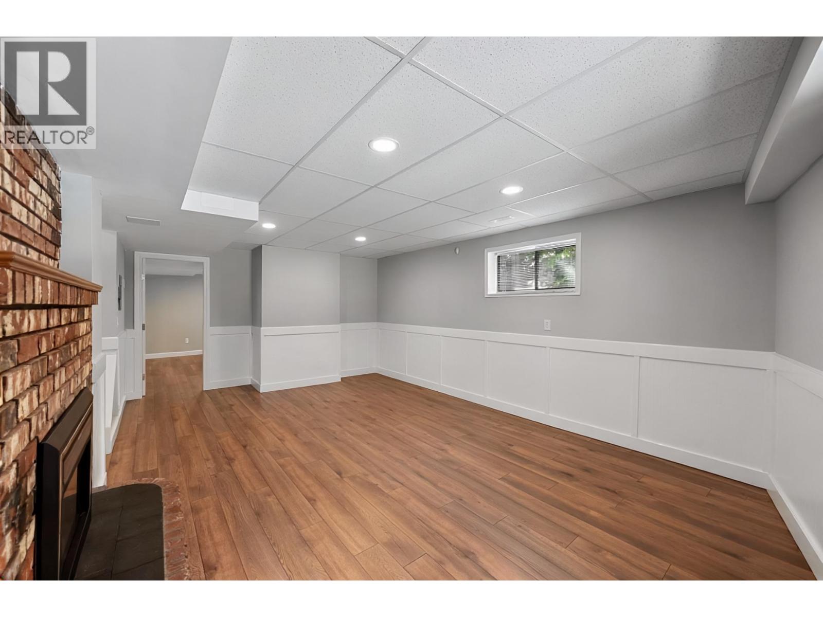24089 Lougheed Highway Property Photo 32