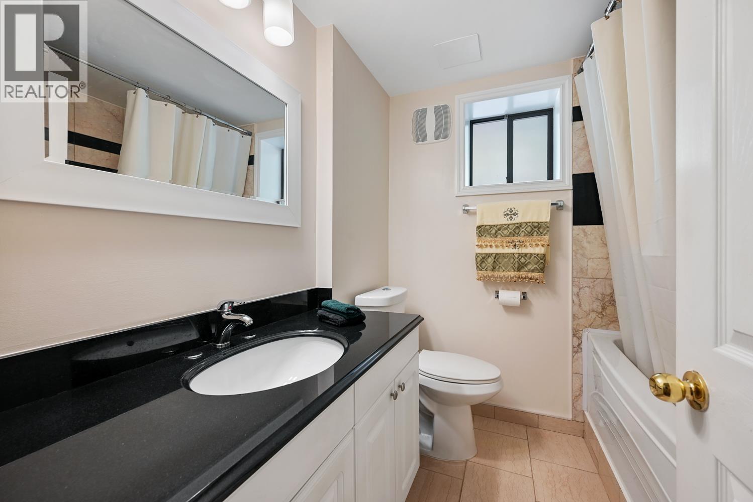 24089 Lougheed Highway Property Photo 33